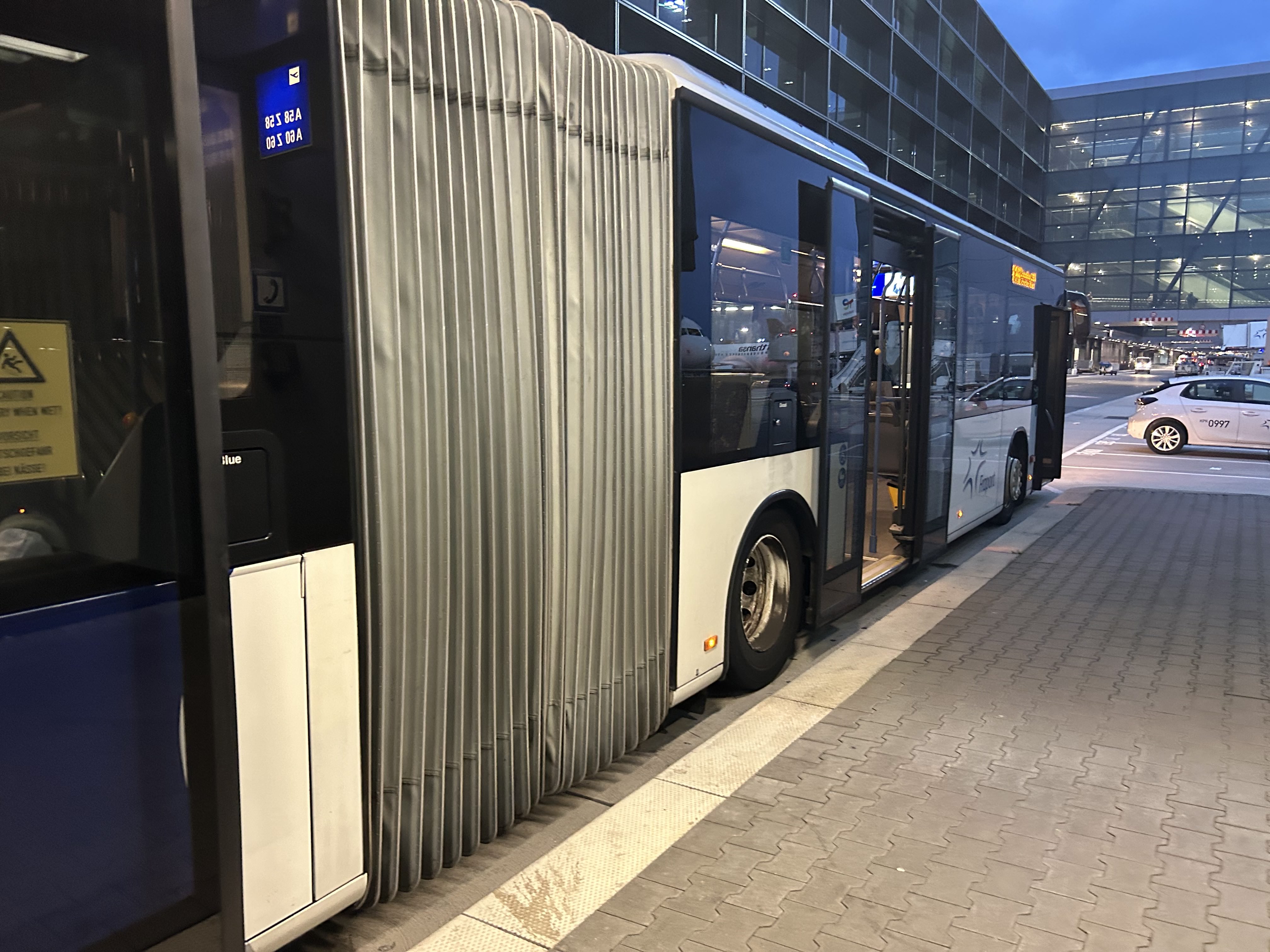 Lufthansa Business Class Shuttle FRA Lufthansa Business Class Shuttle FRA