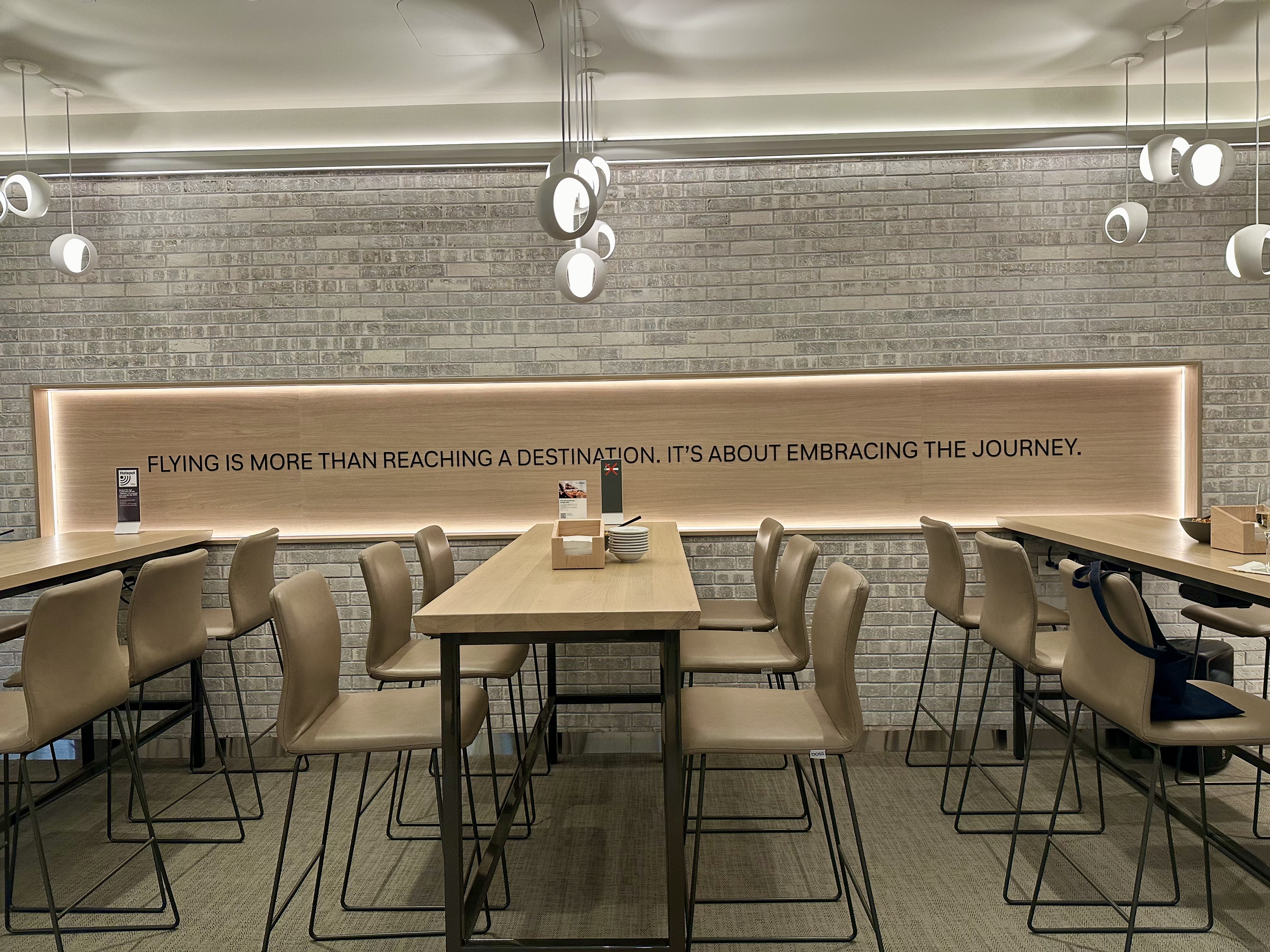 Lufthansa Lounge Dining Area Seats Lufthansa Lounge Dining Area Seats