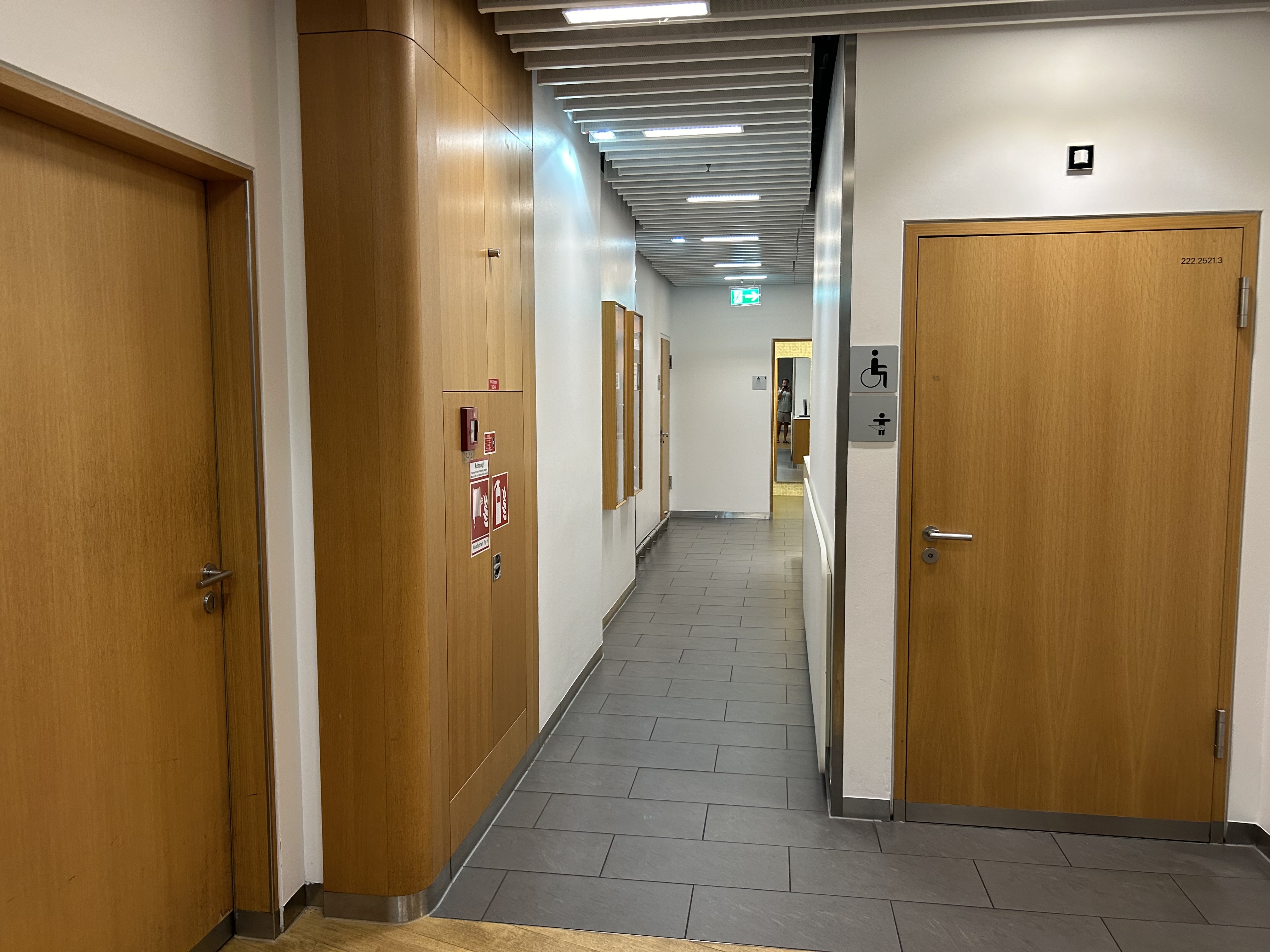 Lufthansa Lounge FRA Bathrooms Lufthansa Lounge FRA Bathrooms