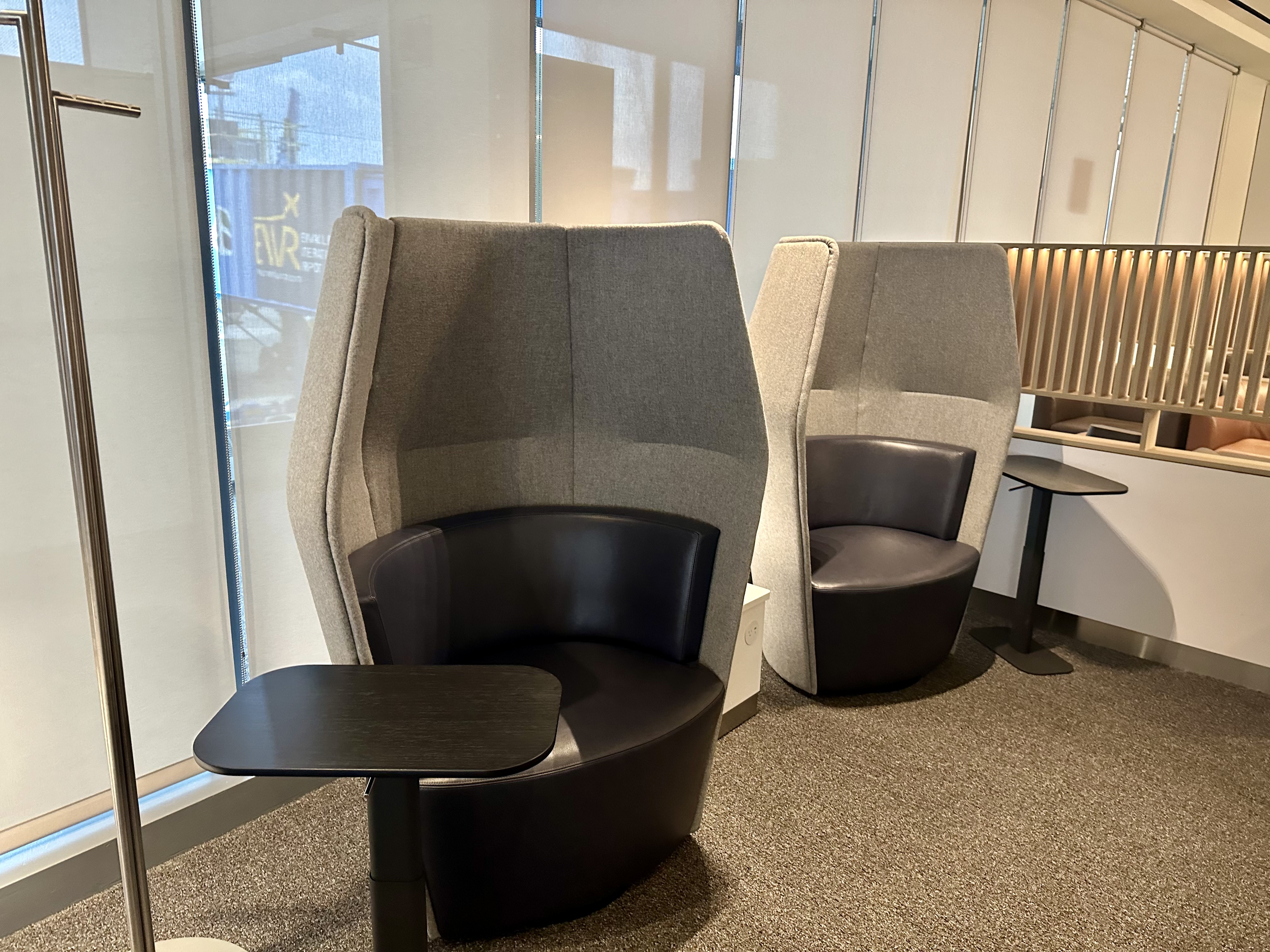Lufthansa Lounge High Seats Lufthansa Lounge High Seats