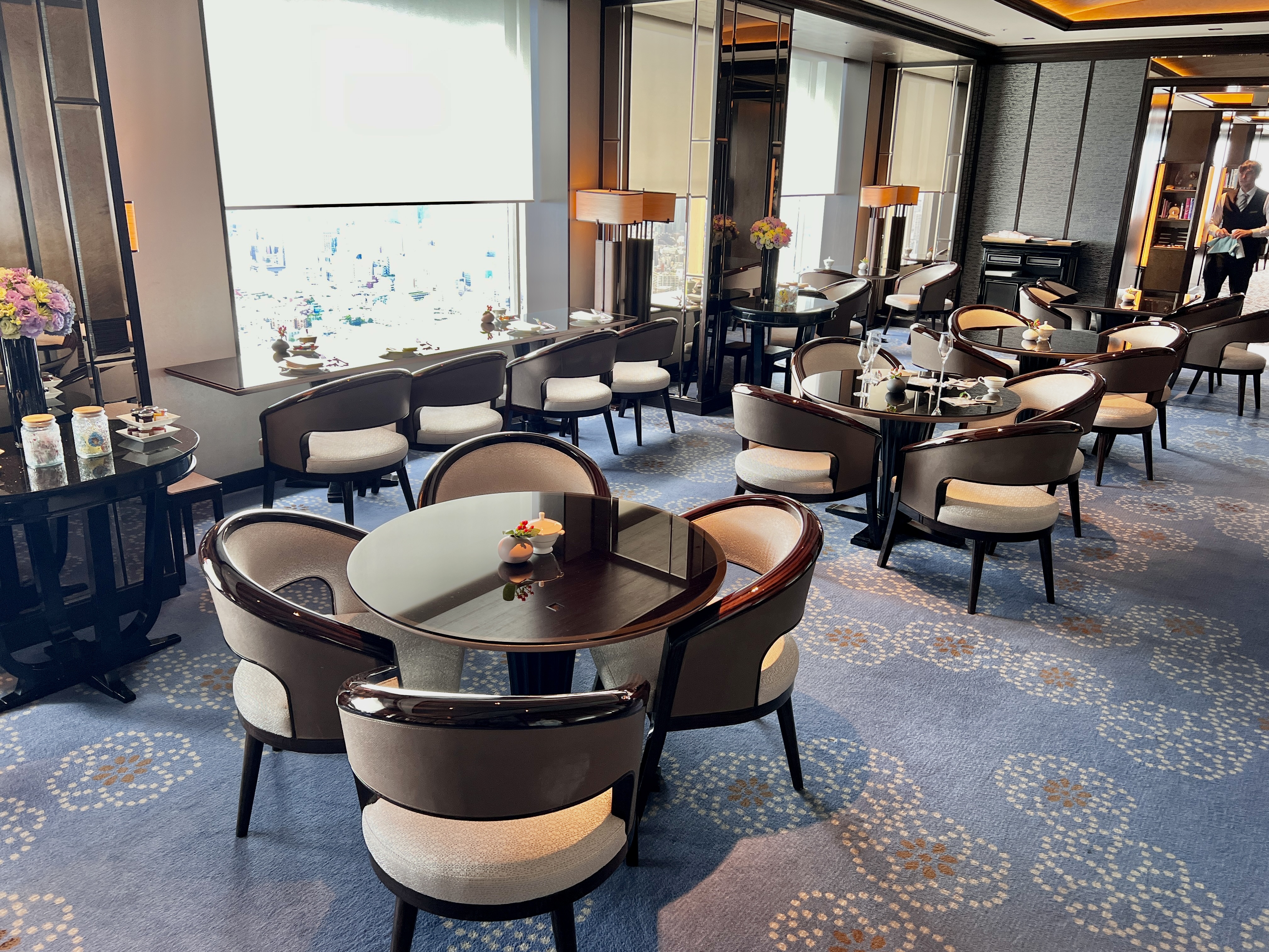 Ritz Carlton Tokyo Executive Lounge seating Ritz Carlton Tokyo Executive Lounge seating