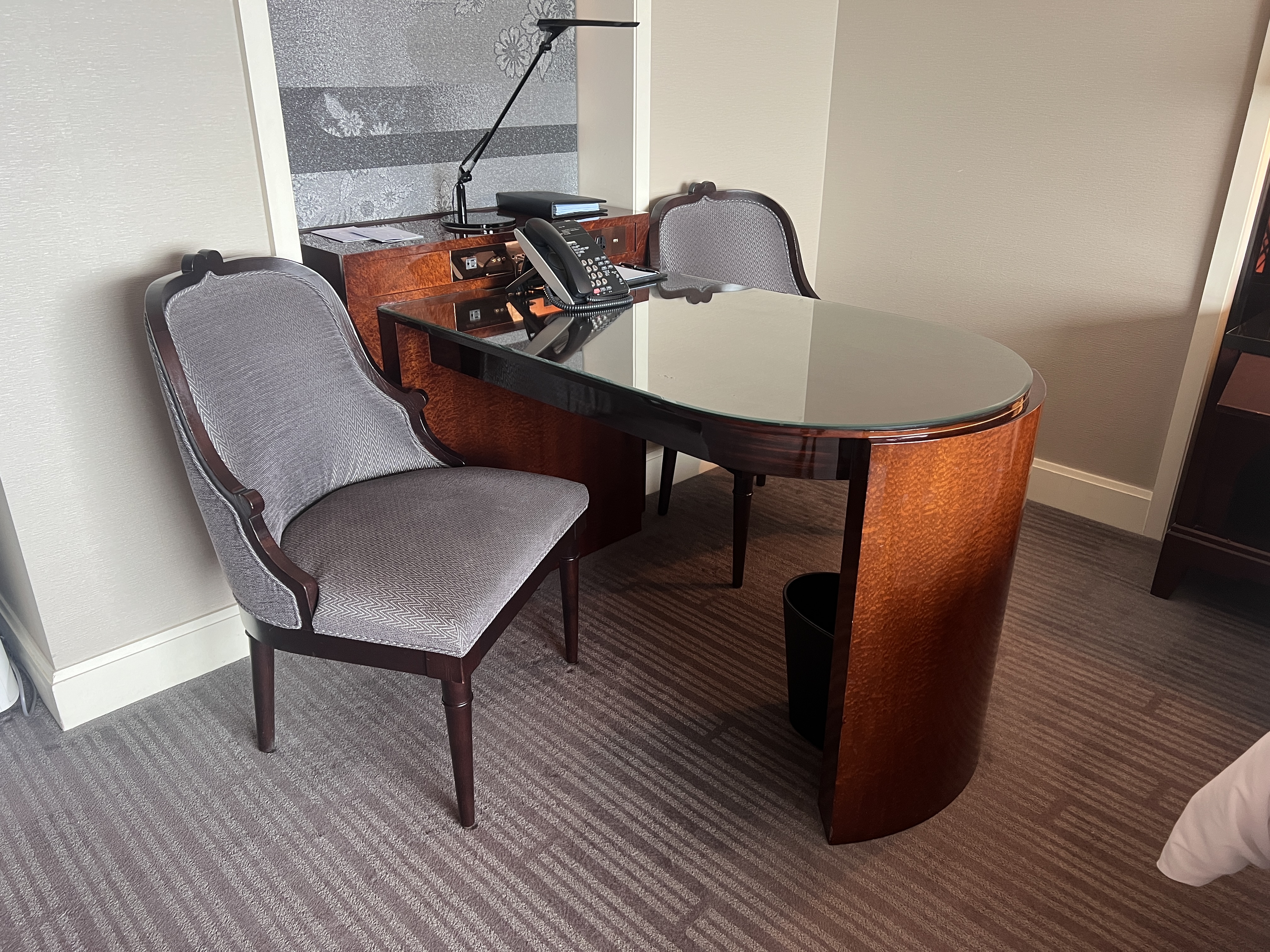 Ritz Carlton Tokyo desk Ritz Carlton Tokyo desk
