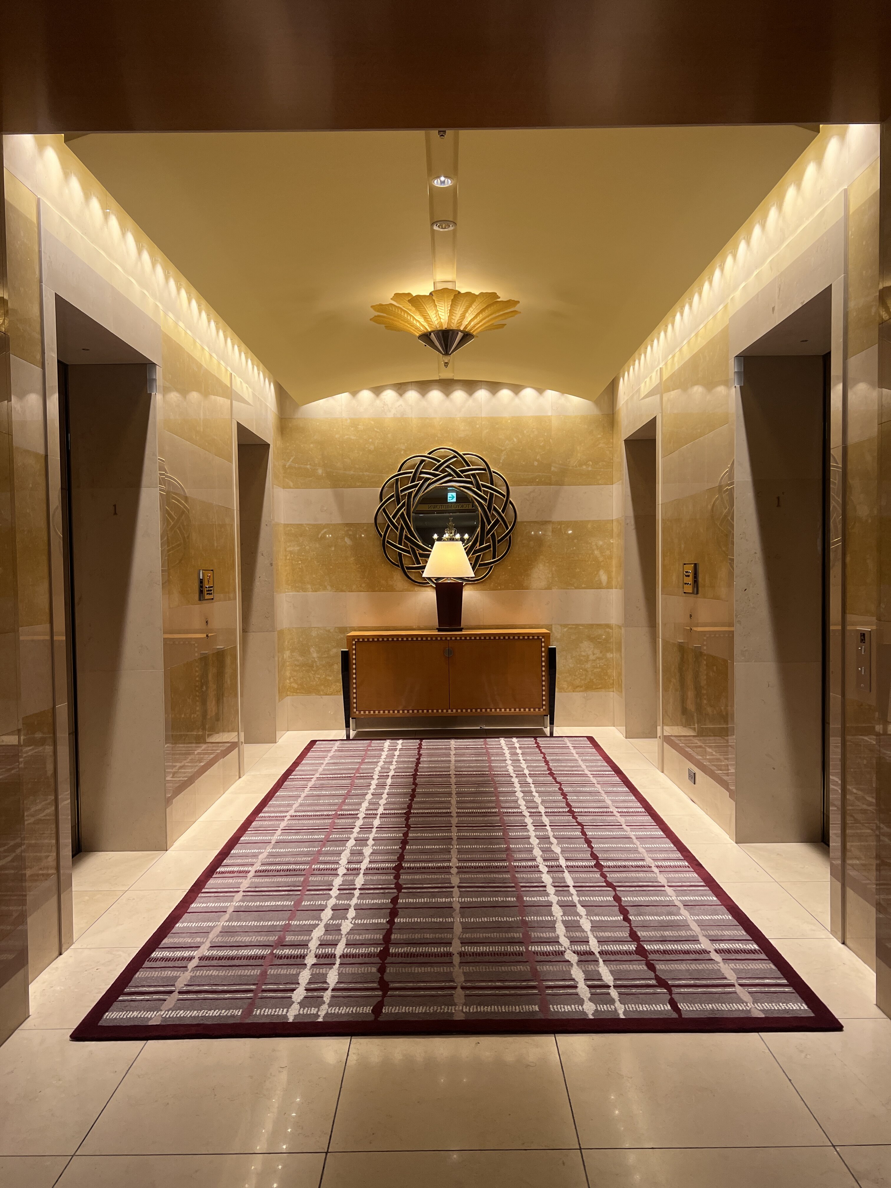 Ritz Carlton Tokyo elevators to lobby Ritz Carlton Tokyo elevators to lobby