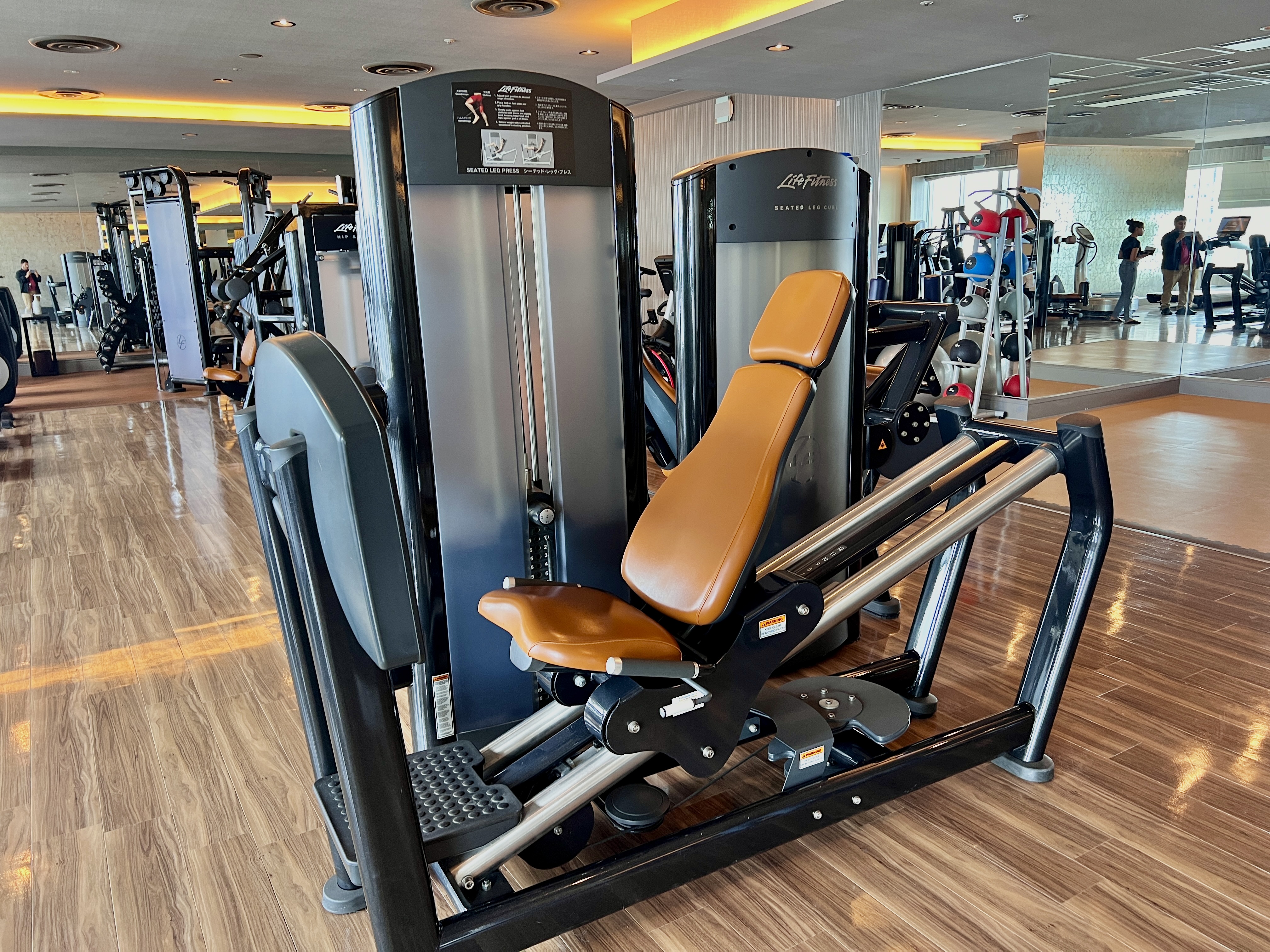 Ritz Carlton Tokyo fitness center seated leg press Ritz Carlton Tokyo fitness center seated leg press