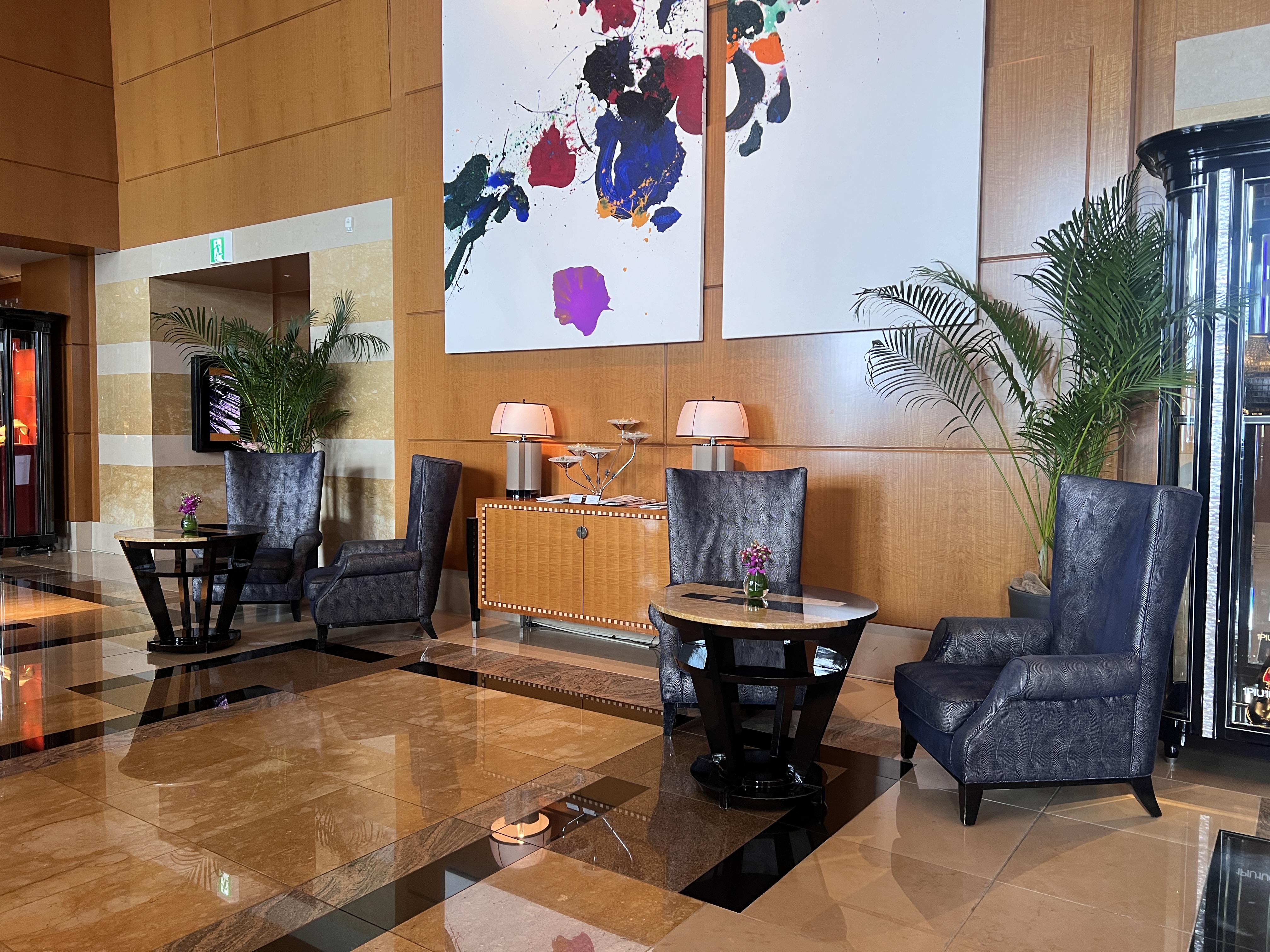 Ritz Carlton Tokyo lobby seating Ritz Carlton Tokyo lobby seating