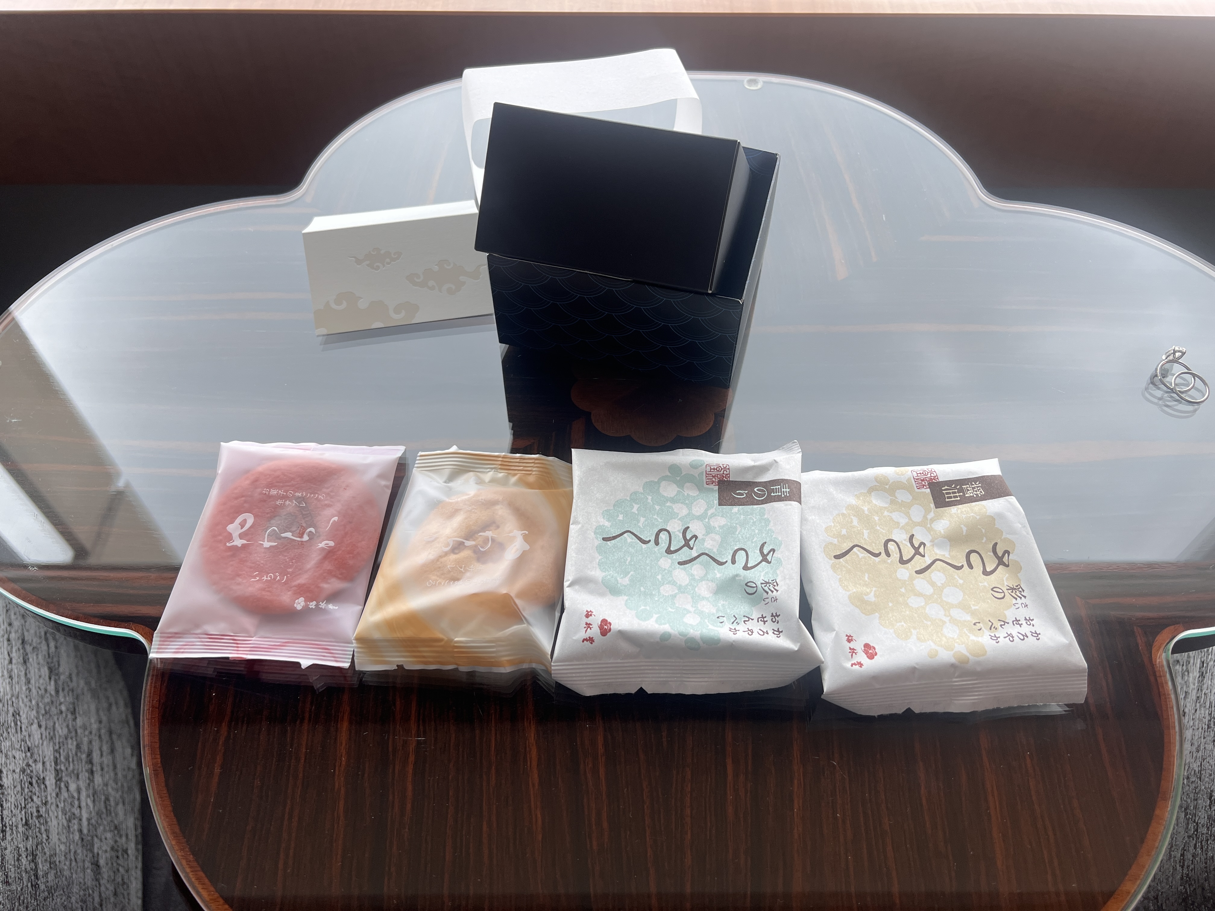 Ritz Carlton Tokyo room cookies Ritz Carlton Tokyo room cookies