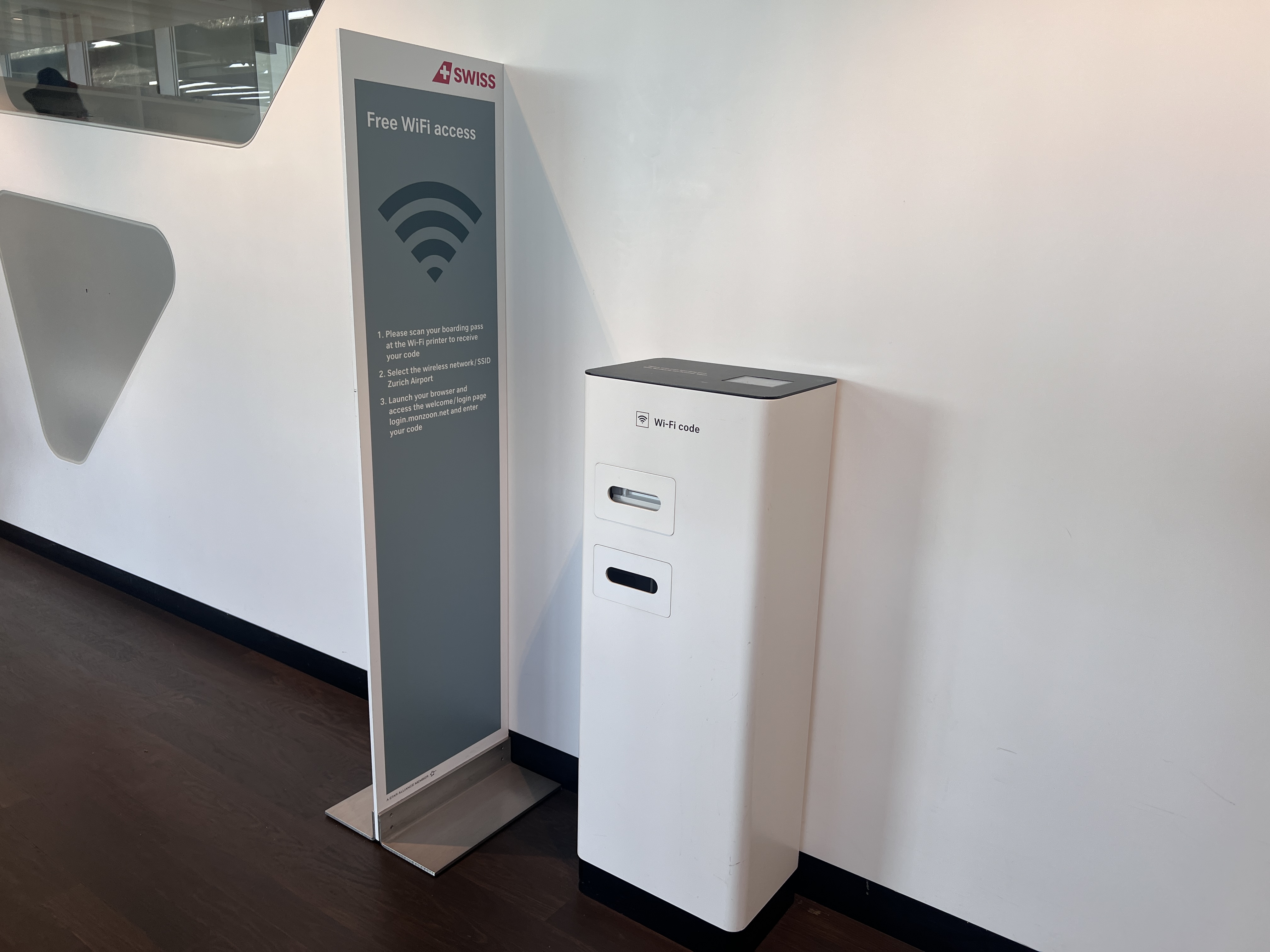 Swiss Business Class Lounge Zurich wi fi kiosk Swiss Business Class Lounge Zurich wi fi kiosk