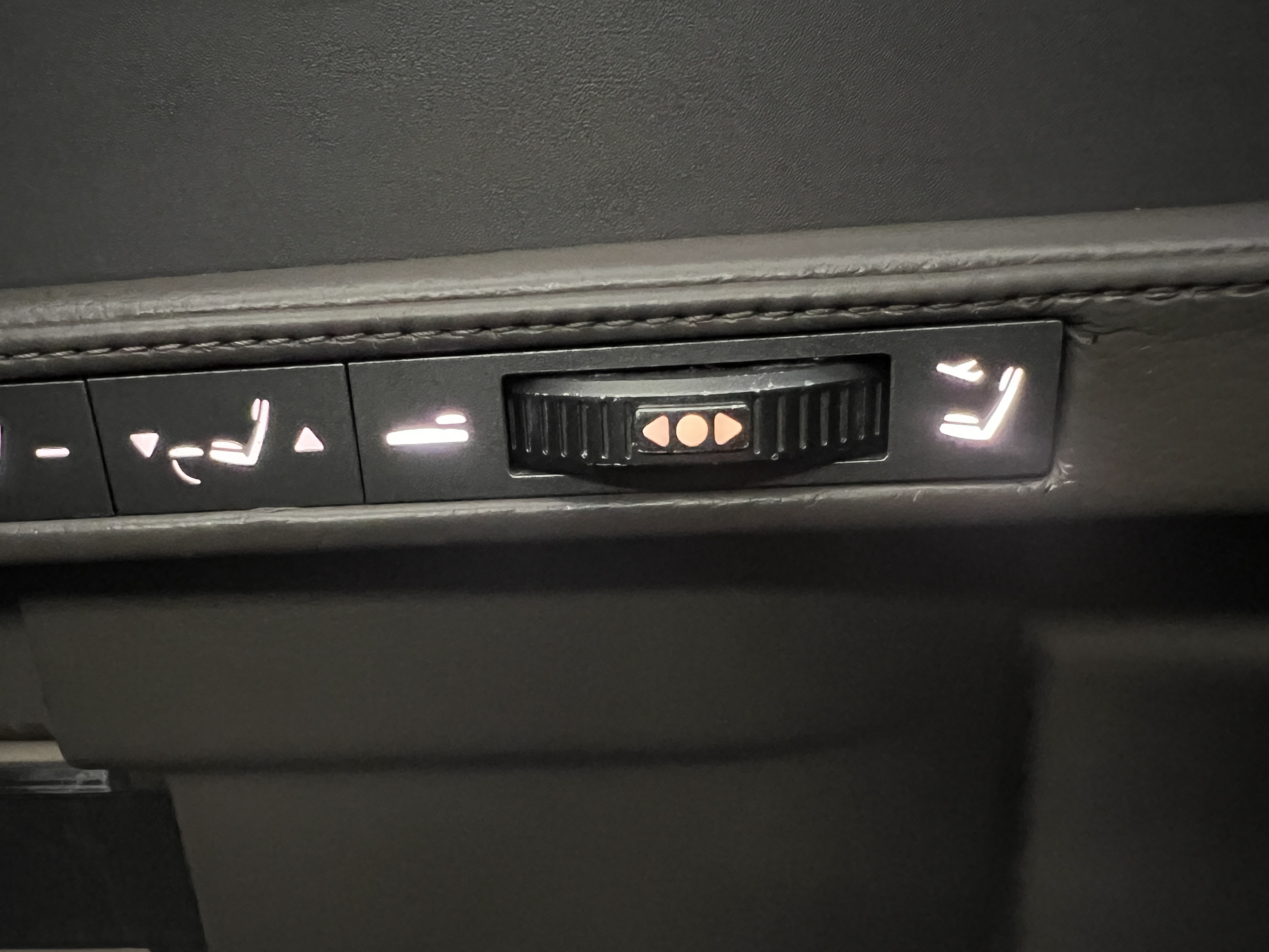 United Polaris 767 300 seat control wheel United Polaris 767 300 seat control wheel