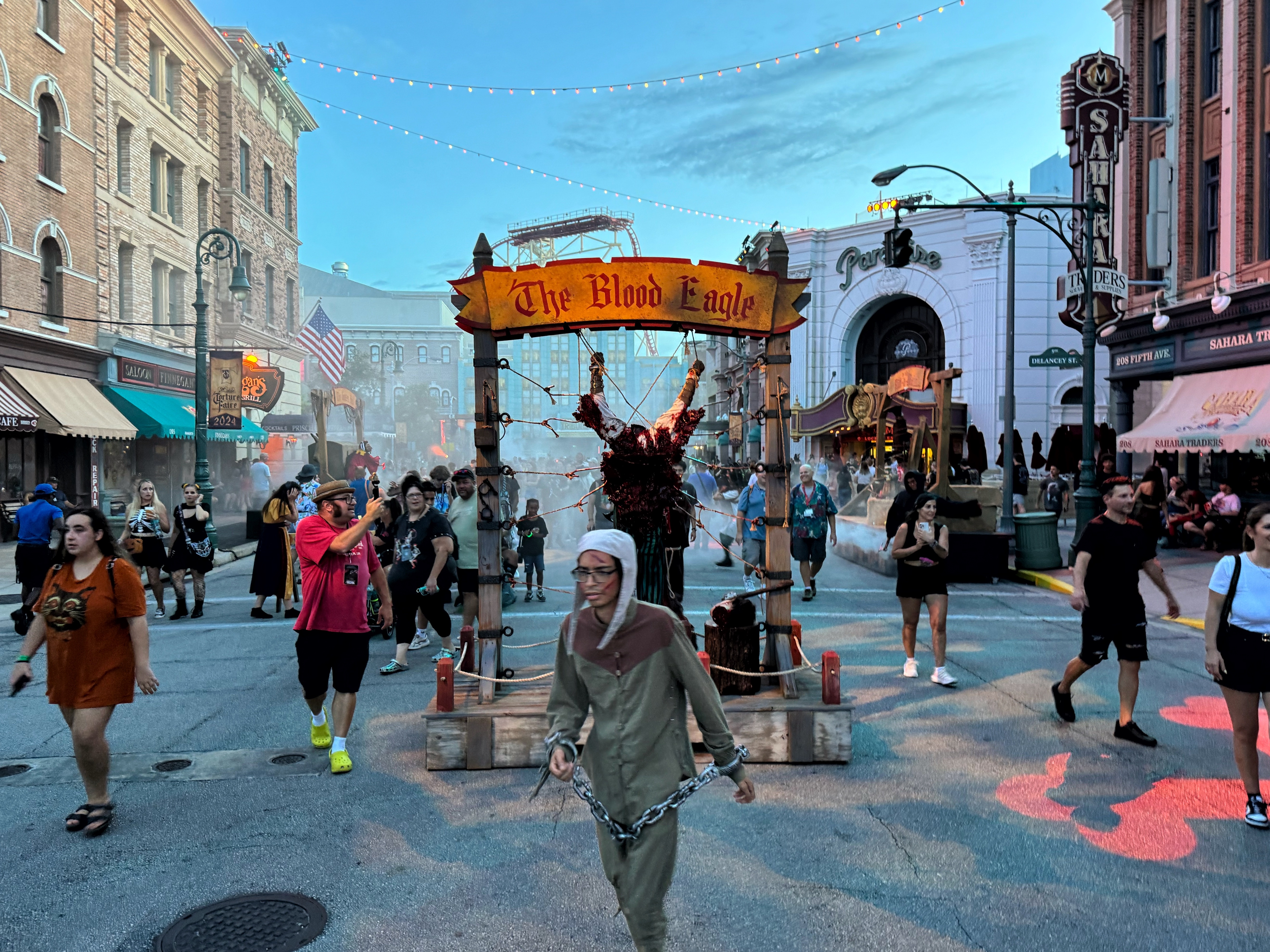Universal Halloween Horror Nights scare zone Universal Halloween Horror Nights scare zone