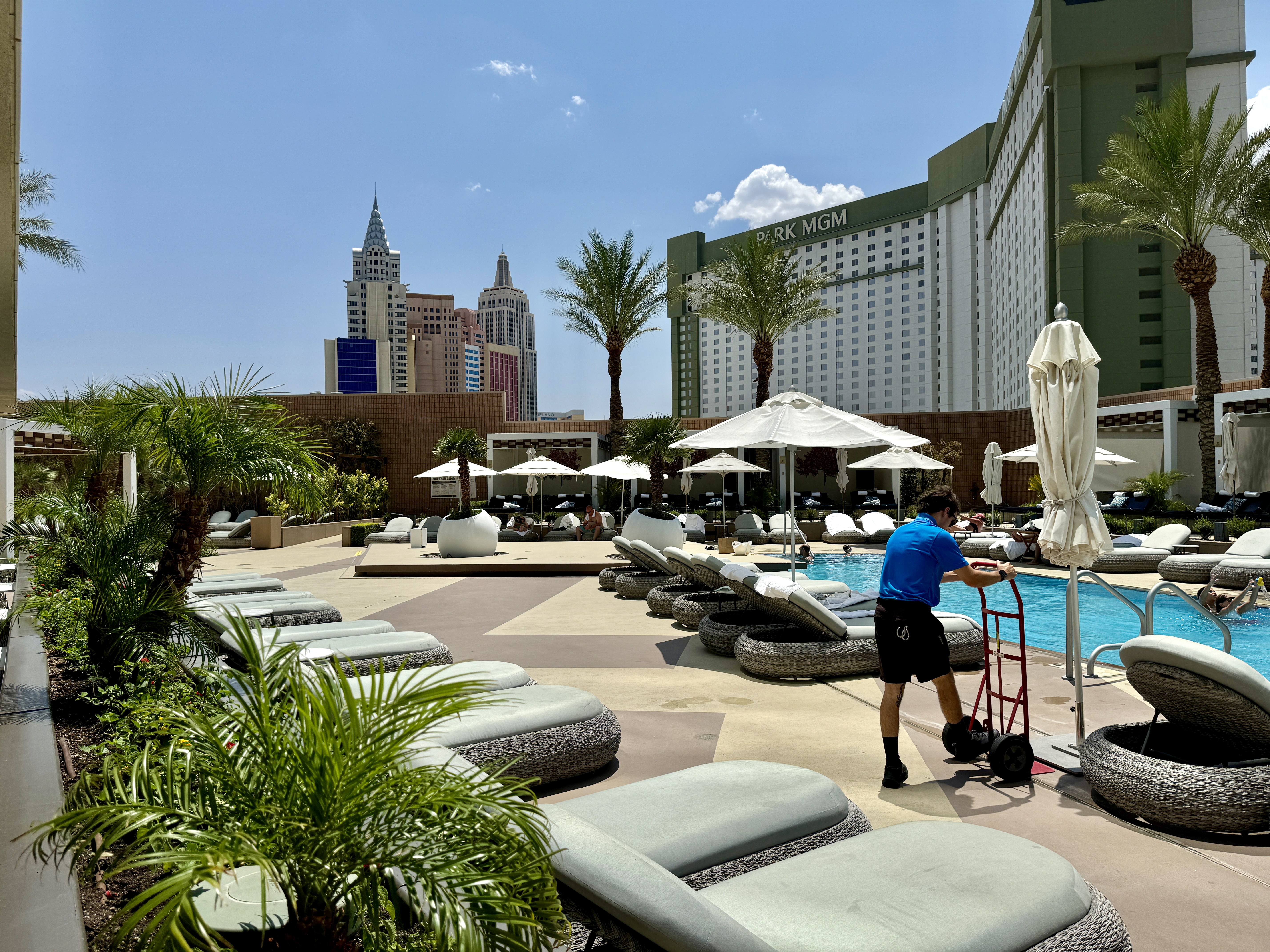 Waldorf Astoria Las Vegas Family Pool With Loungers
