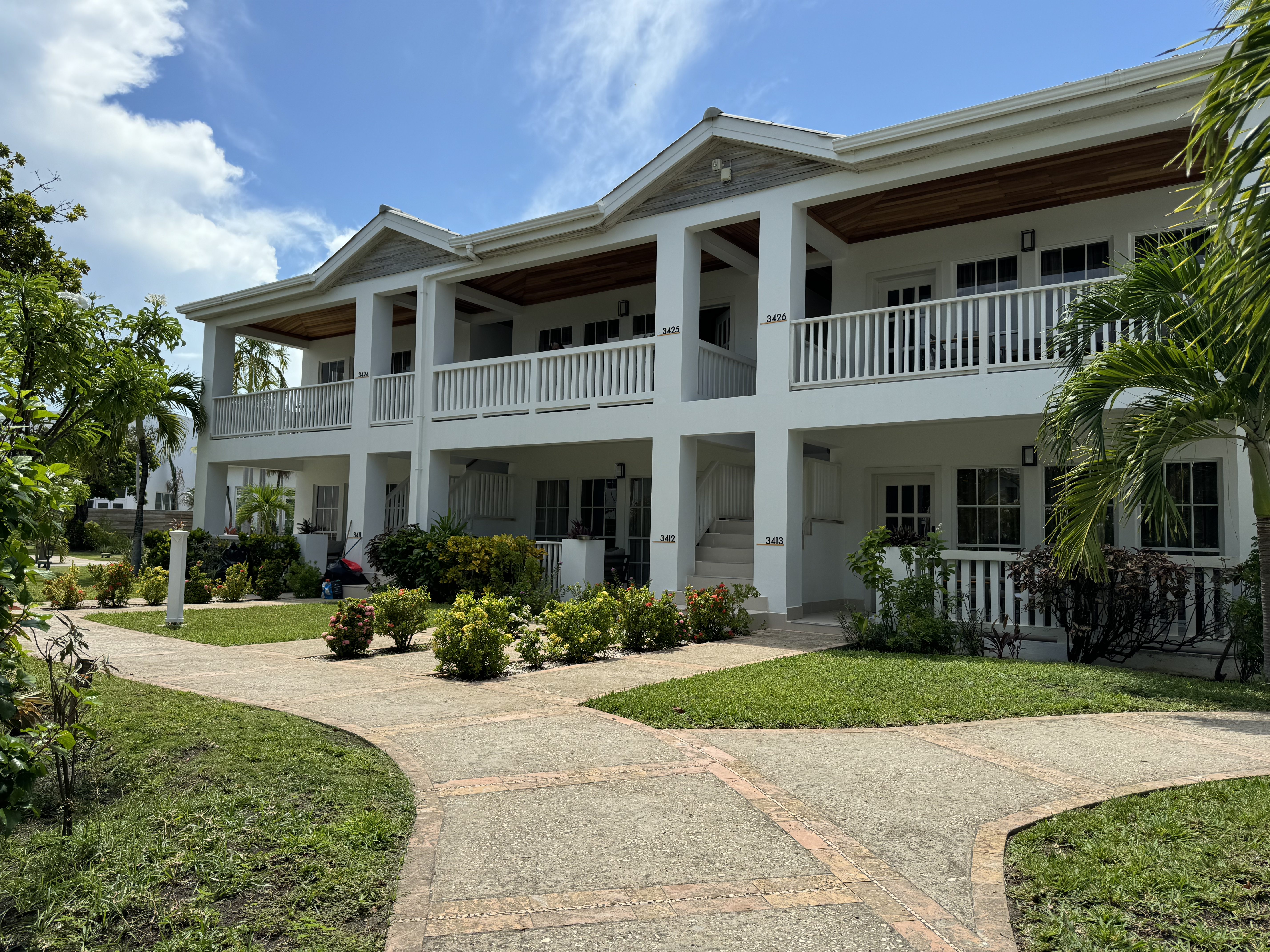 Alaia Belize Autograph Collection beach villas area