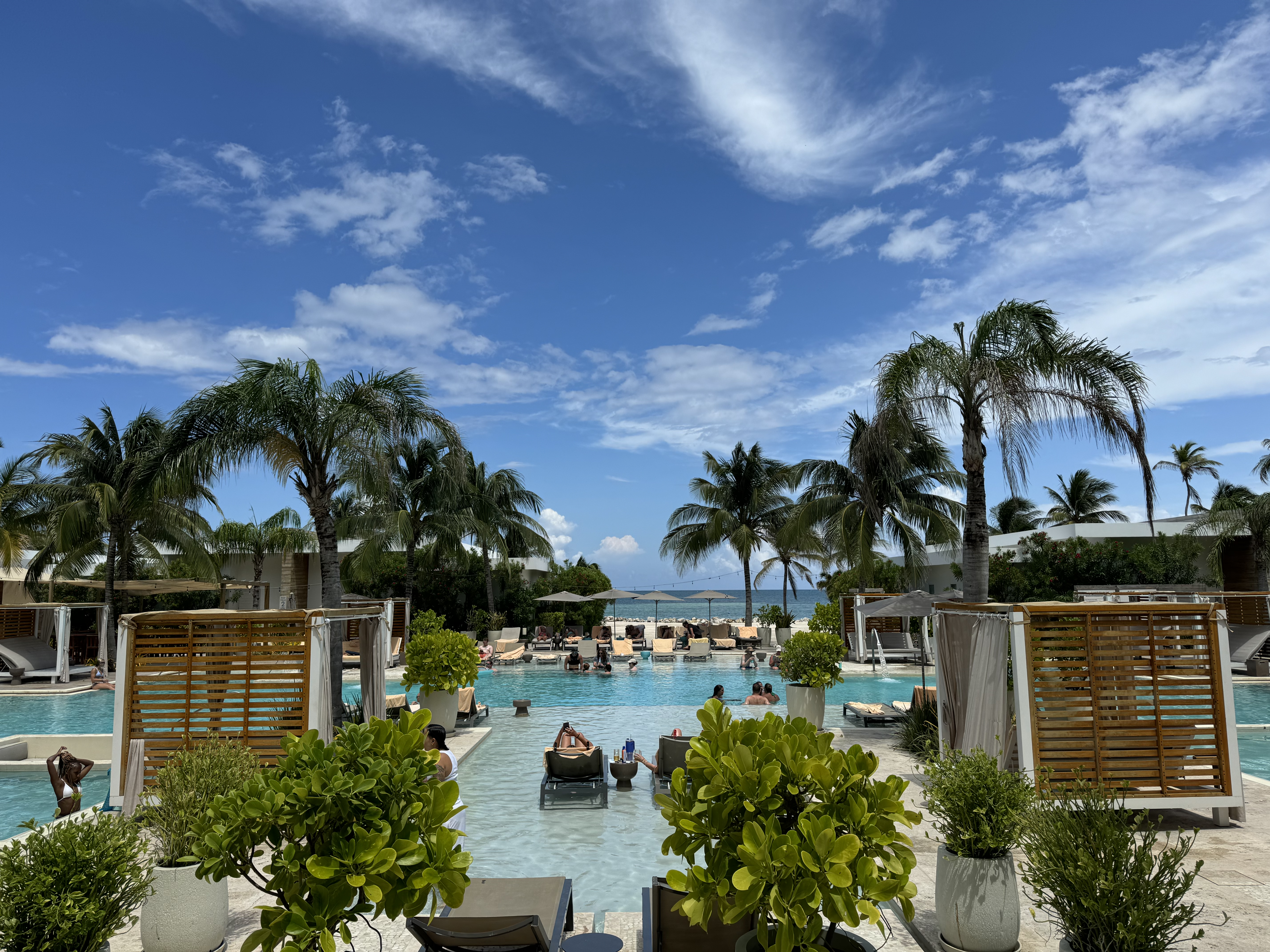 Alaia Belize Autograph Collection pool