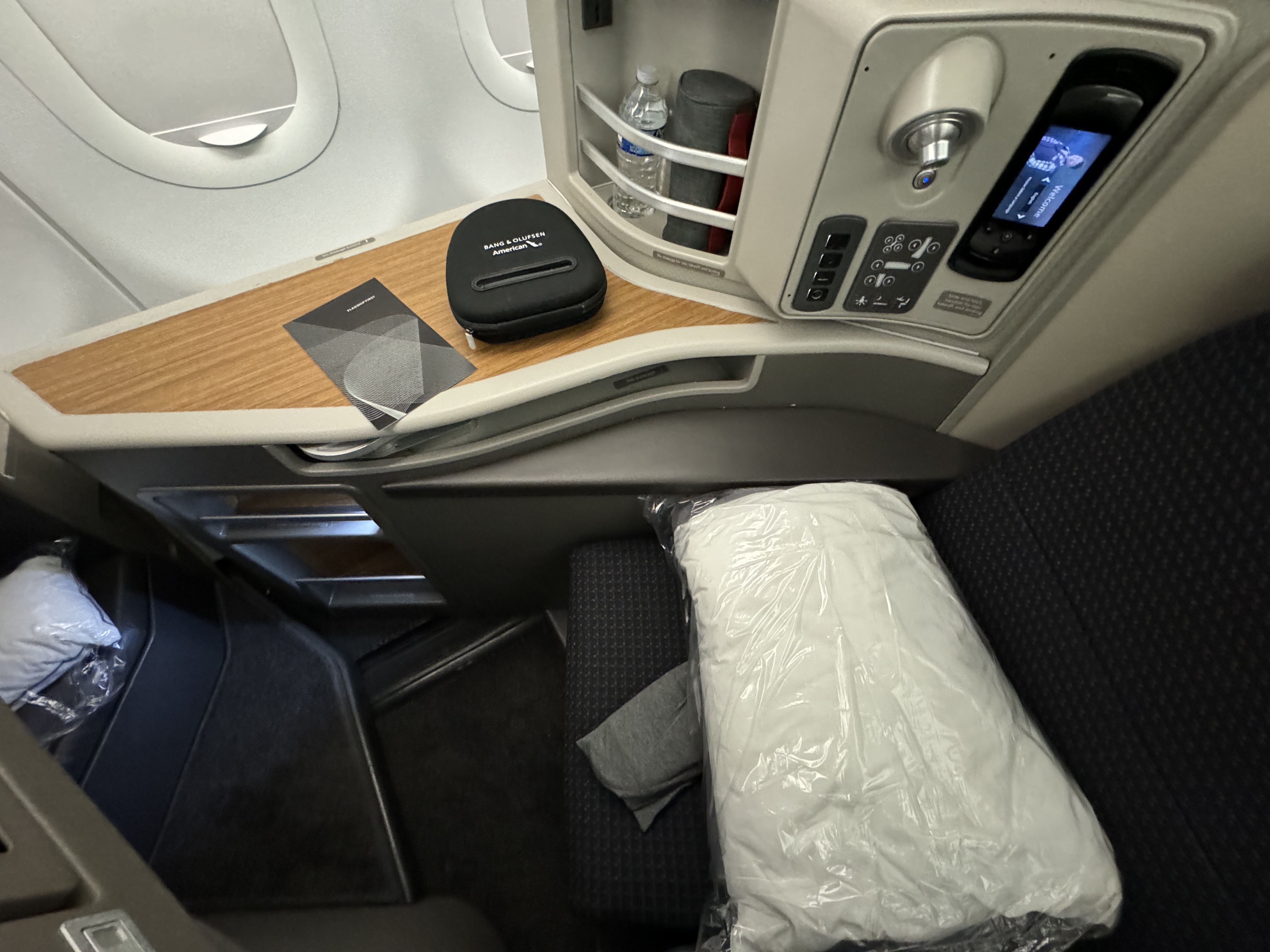 American Airlines A321T First Class Seat American Airlines A321T First Class Seat