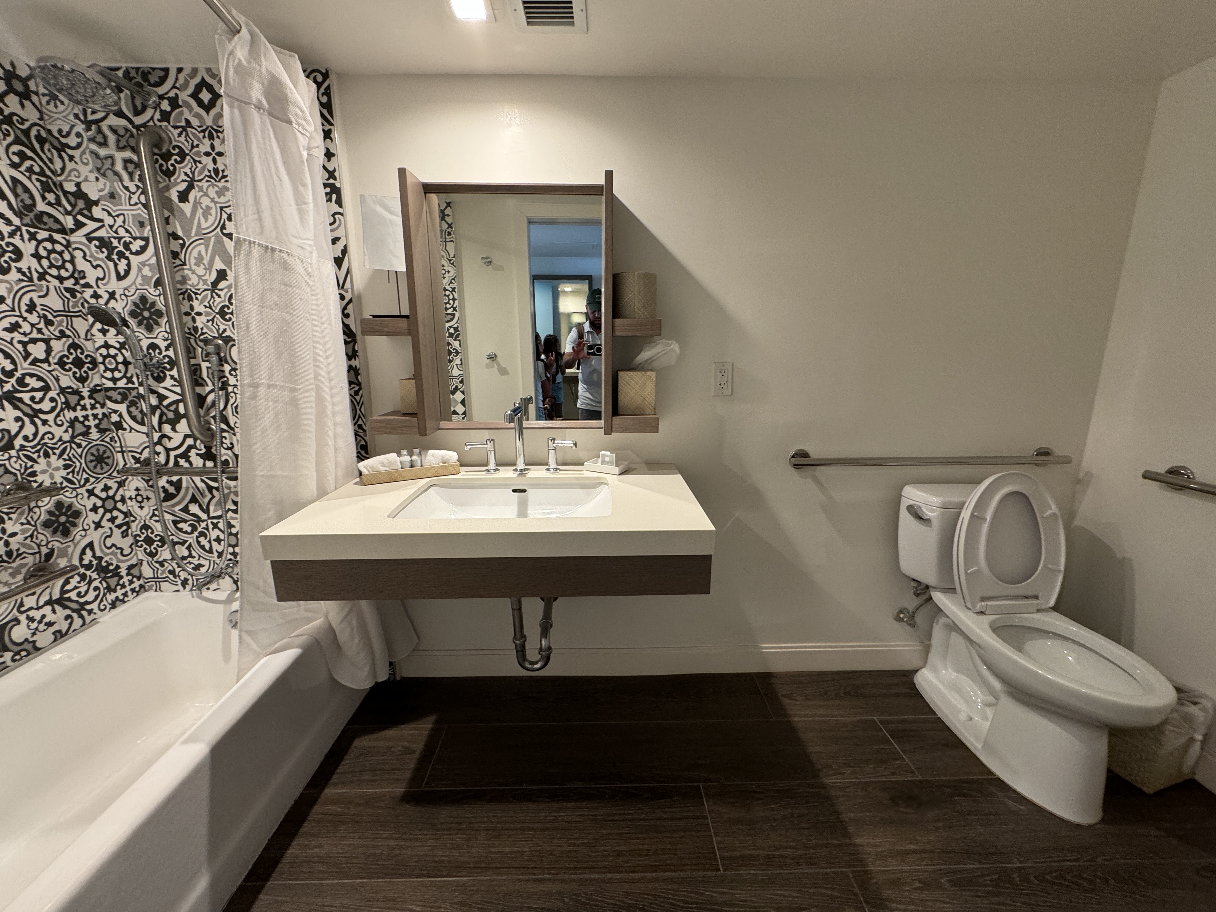 Bakers Cay Room Bathroom Bakers Cay Room Bathroom