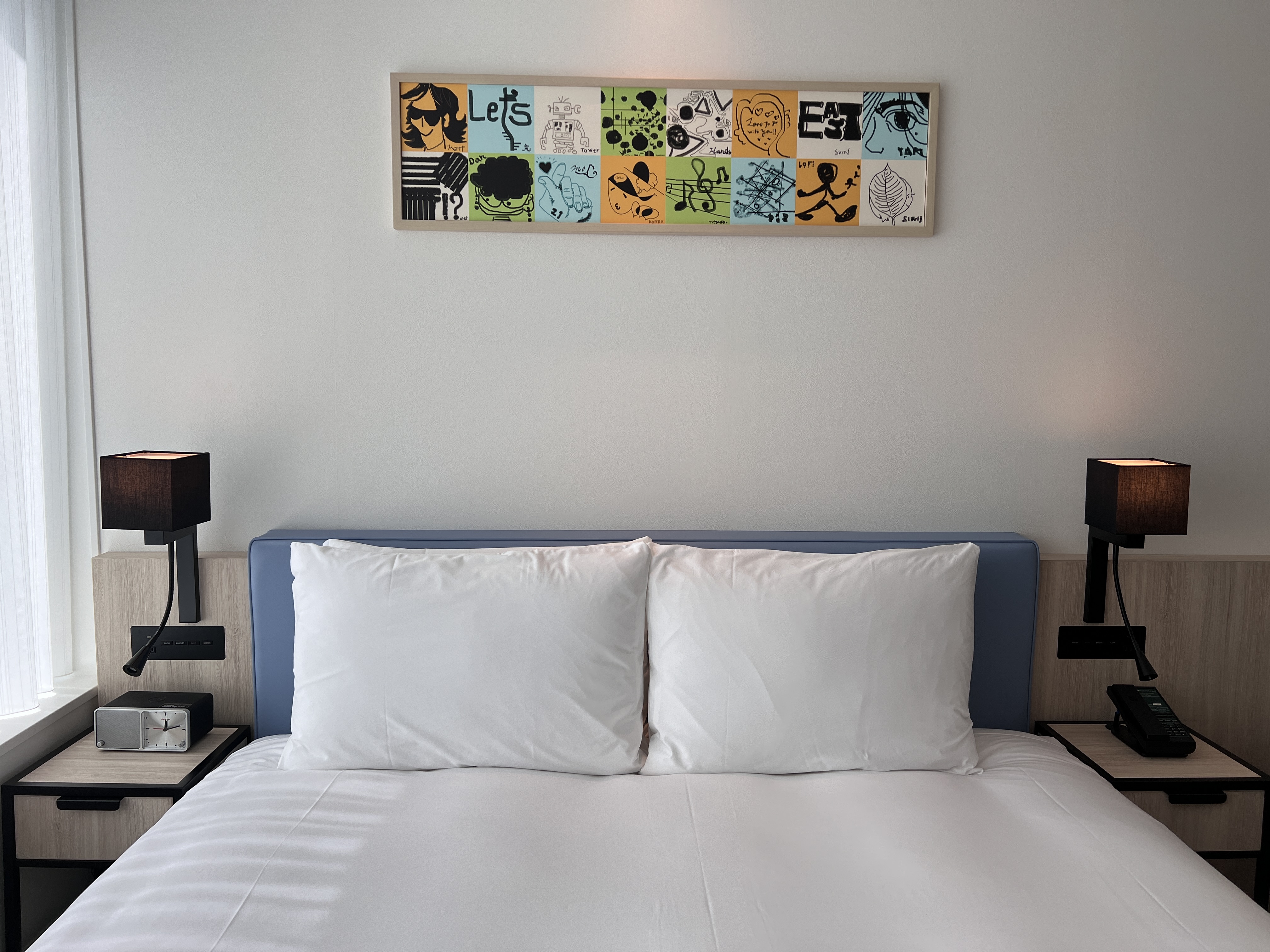 Hyatt House Tokyo Shibuya room bed and artwork Hyatt House Tokyo Shibuya room bed and artwork