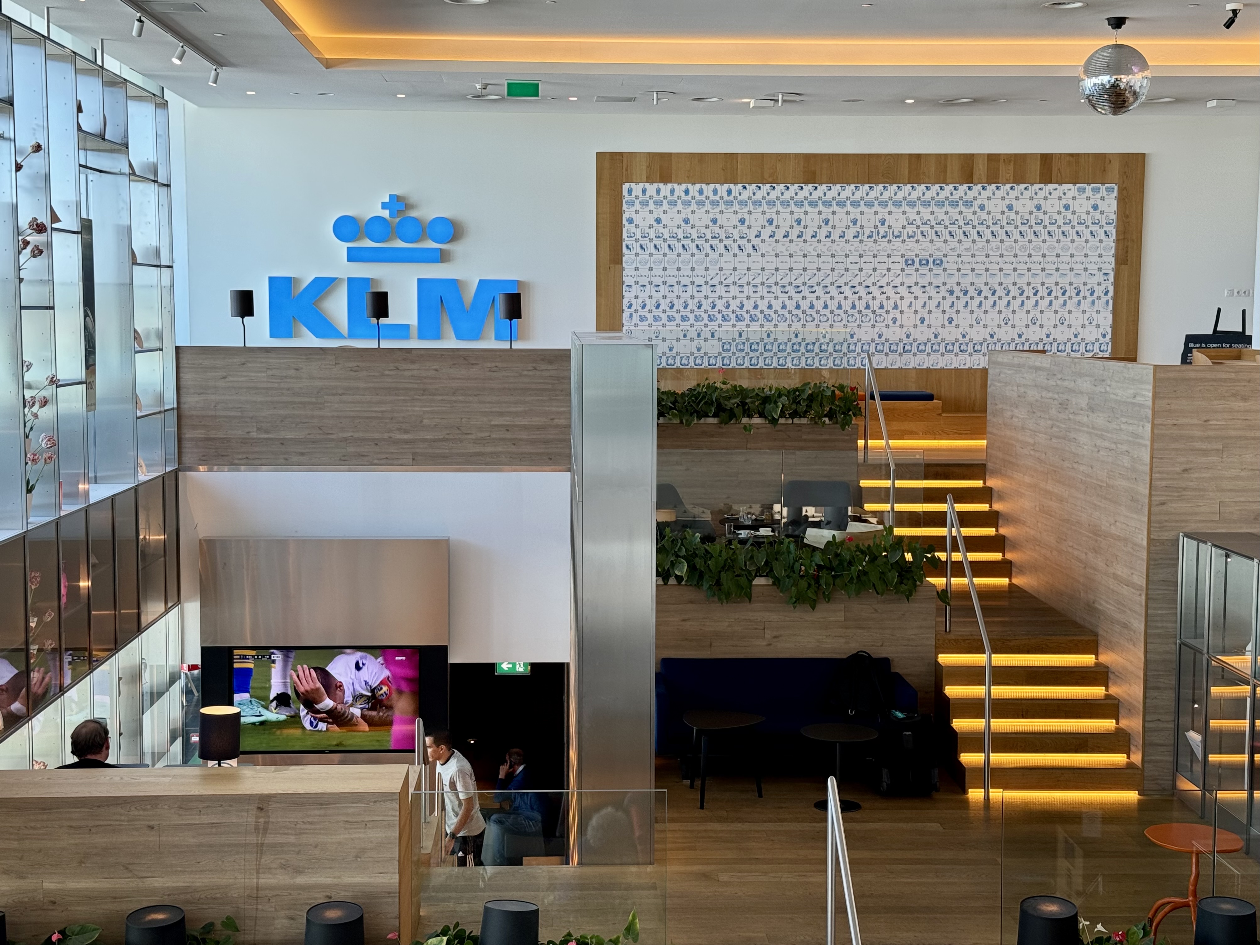 KLM Crown Lounge KLM Crown Lounge