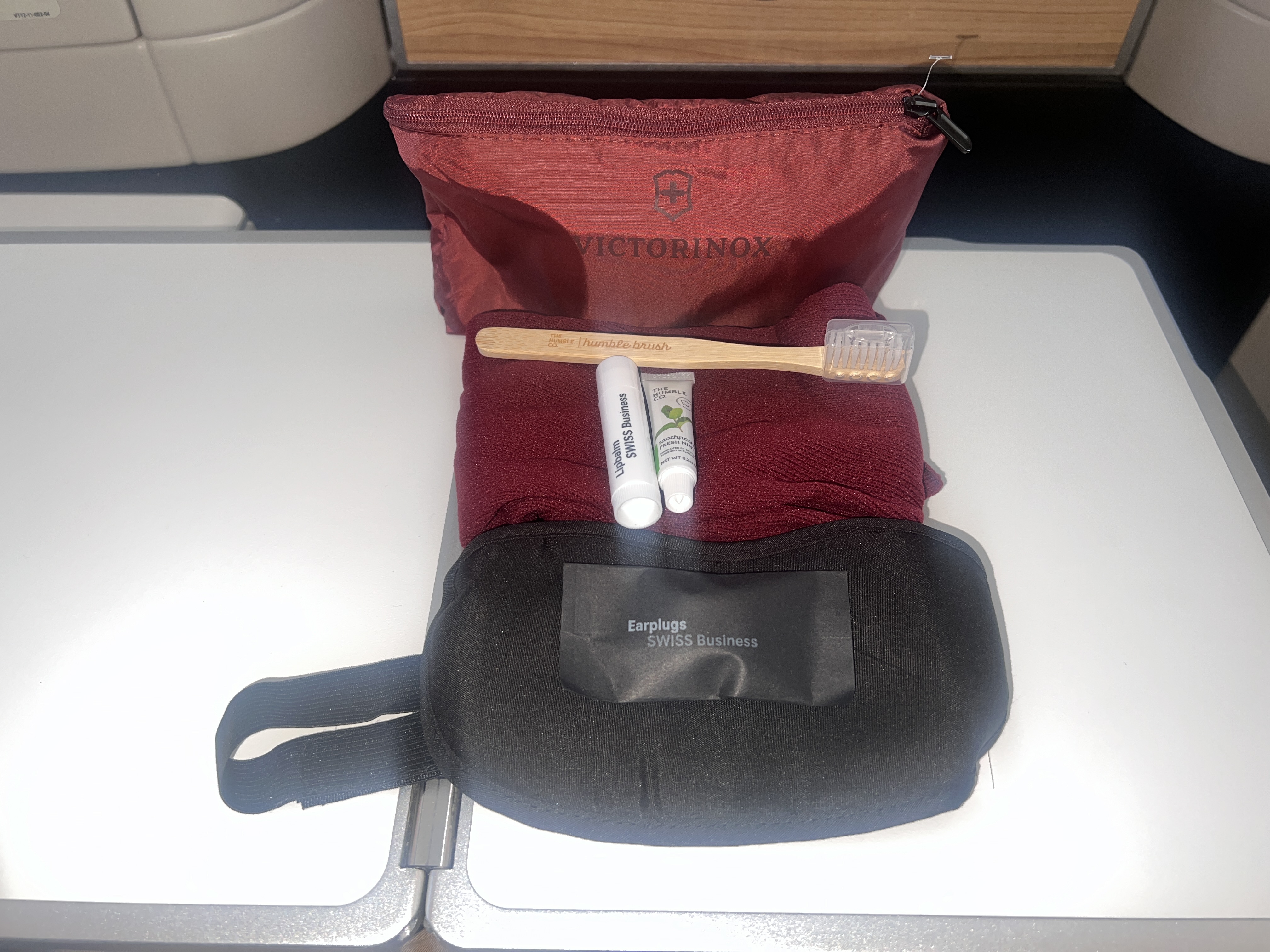 Swiss 777 business class amenity kit contents Swiss 777 business class amenity kit contents