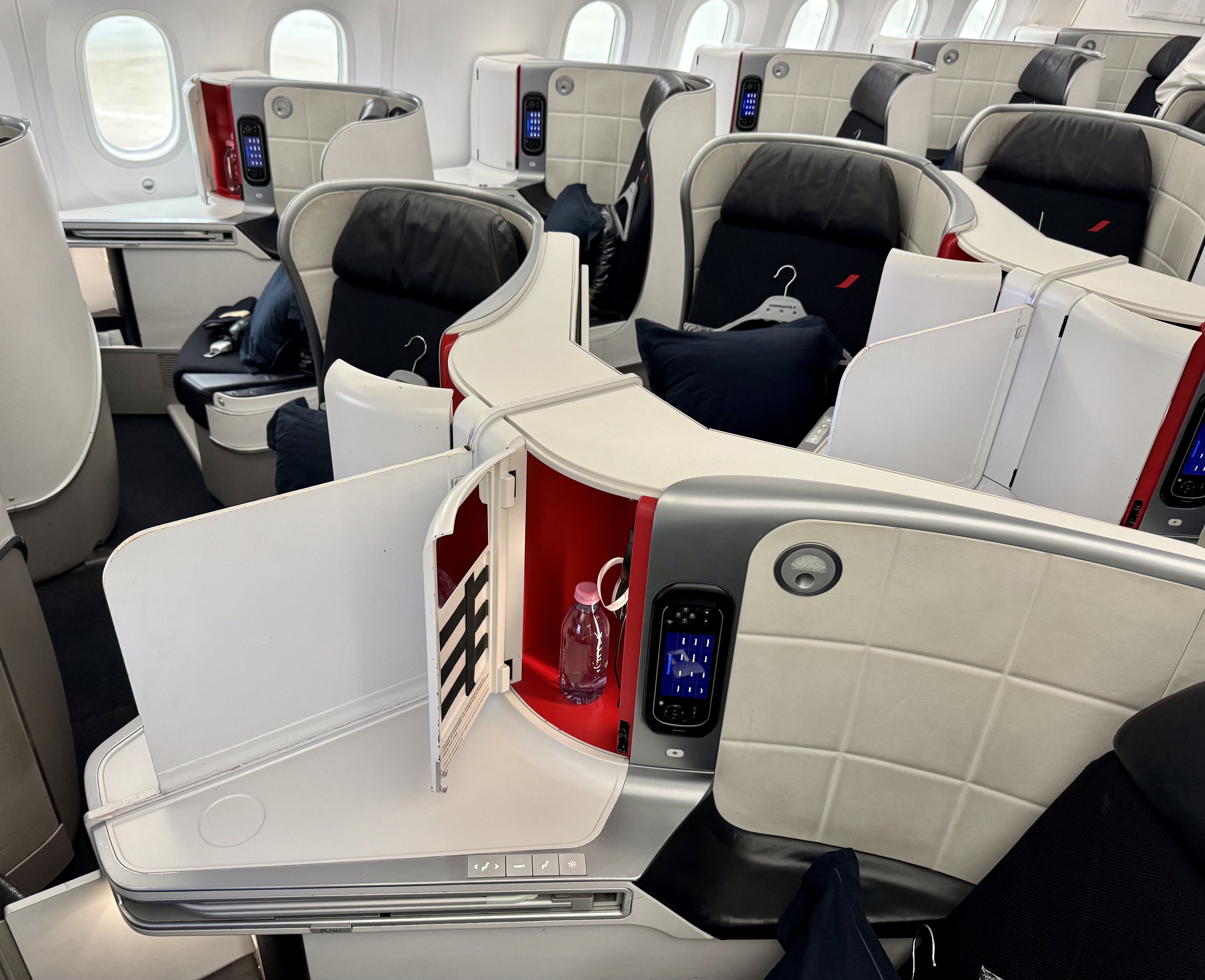 Air France Boeing 789 business class cabin