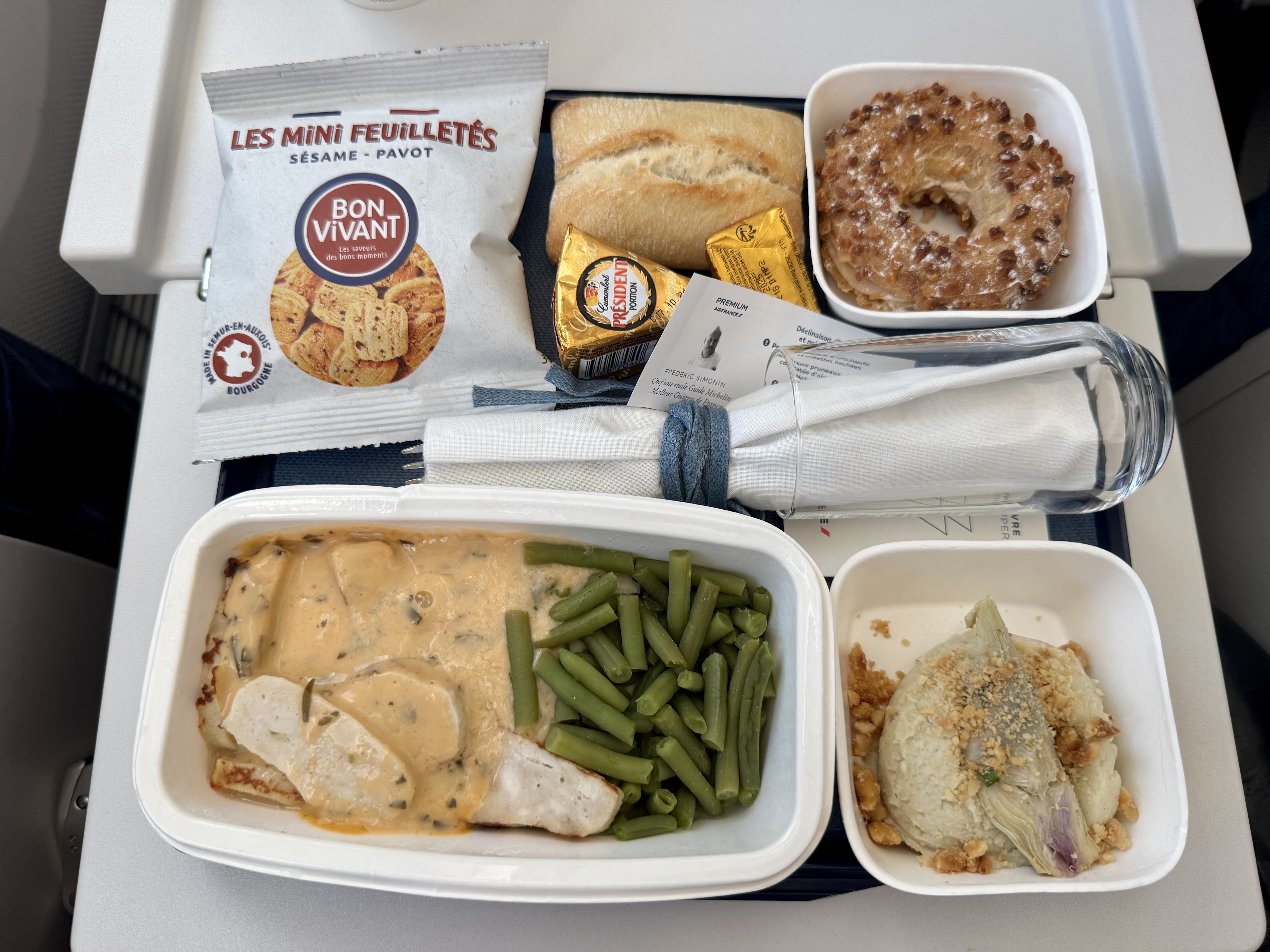 Air France Boeing 789 premium economy FnB first meal service unwrapped Air France Boeing 789 premium economy FnB first meal service unwrapped