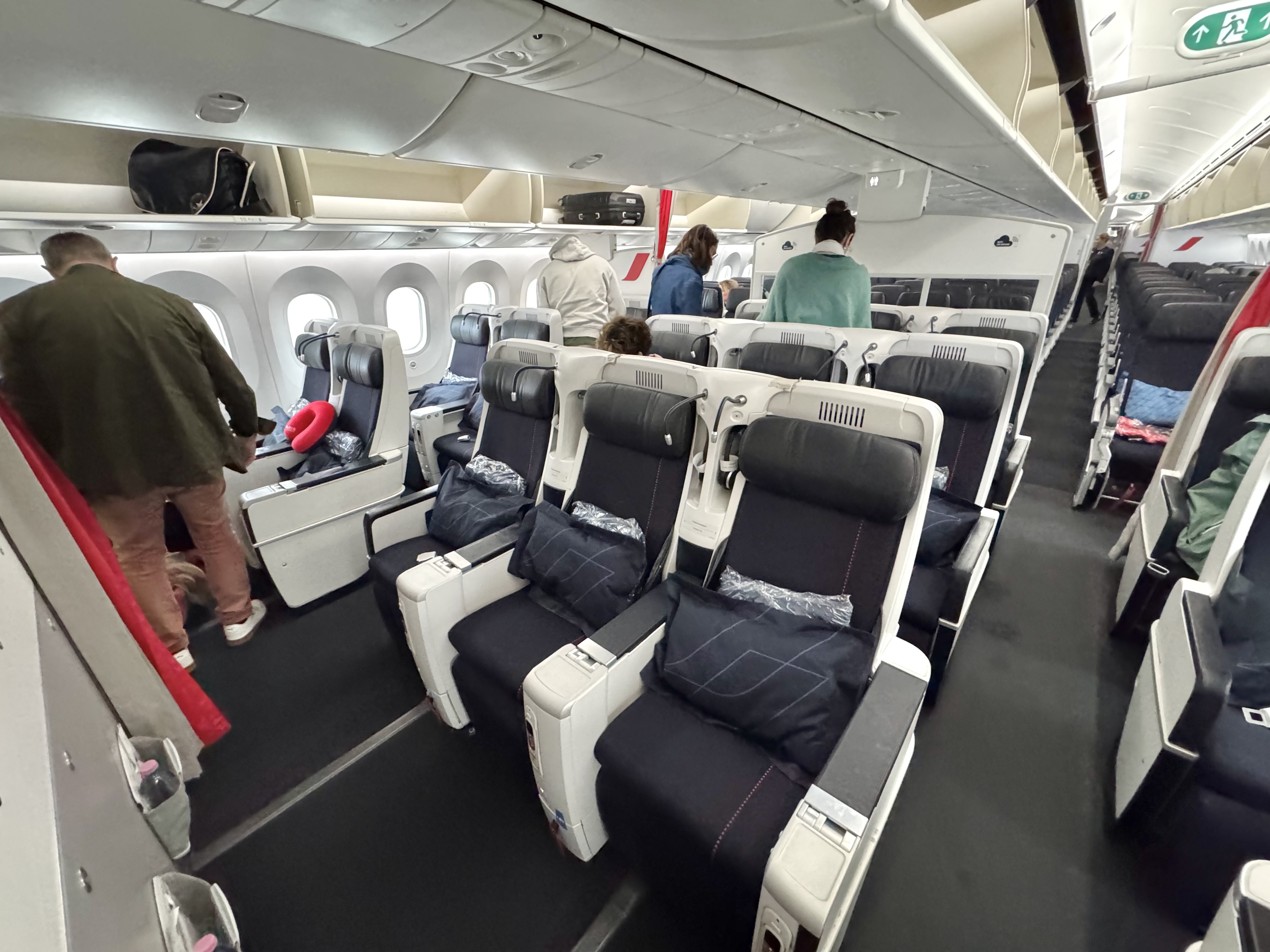 Air France Boeing 789 premium economy cabin Air France Boeing 789 premium economy cabin