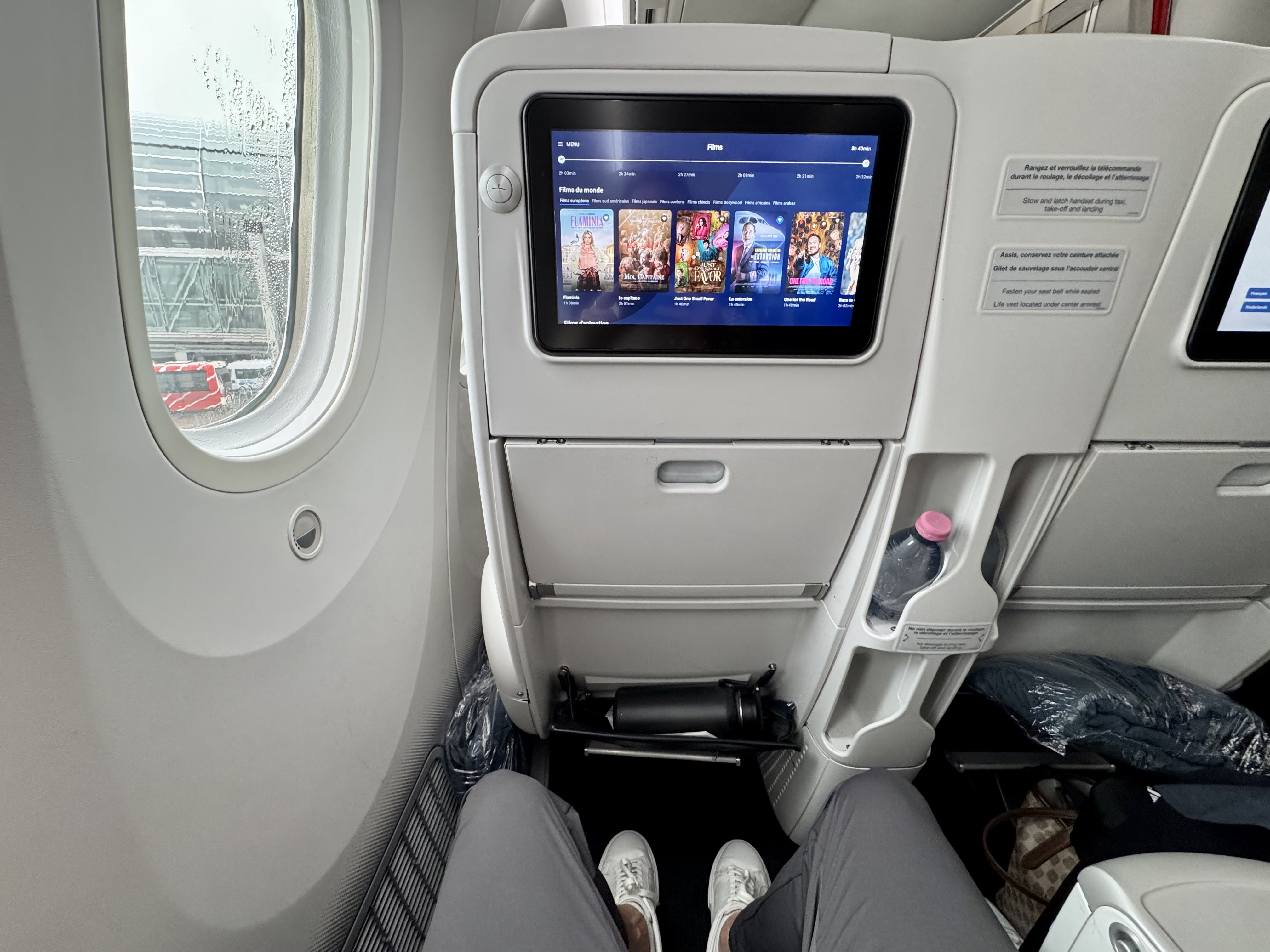 Air France Boeing 789 premium economy seat leg room Air France Boeing 789 premium economy seat leg room