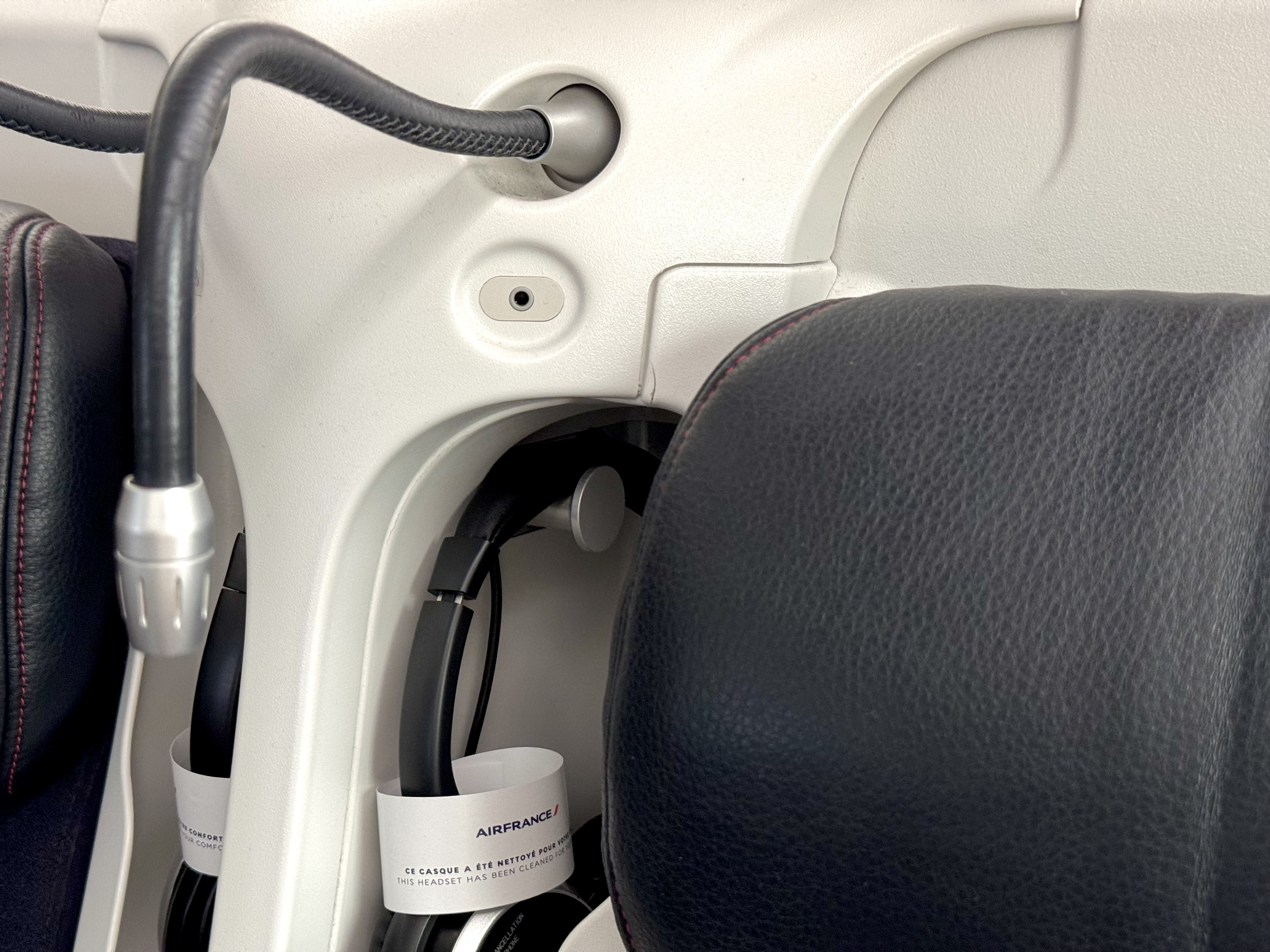 Air France Boeing 789 premium economy seat reading light Air France Boeing 789 premium economy seat reading light