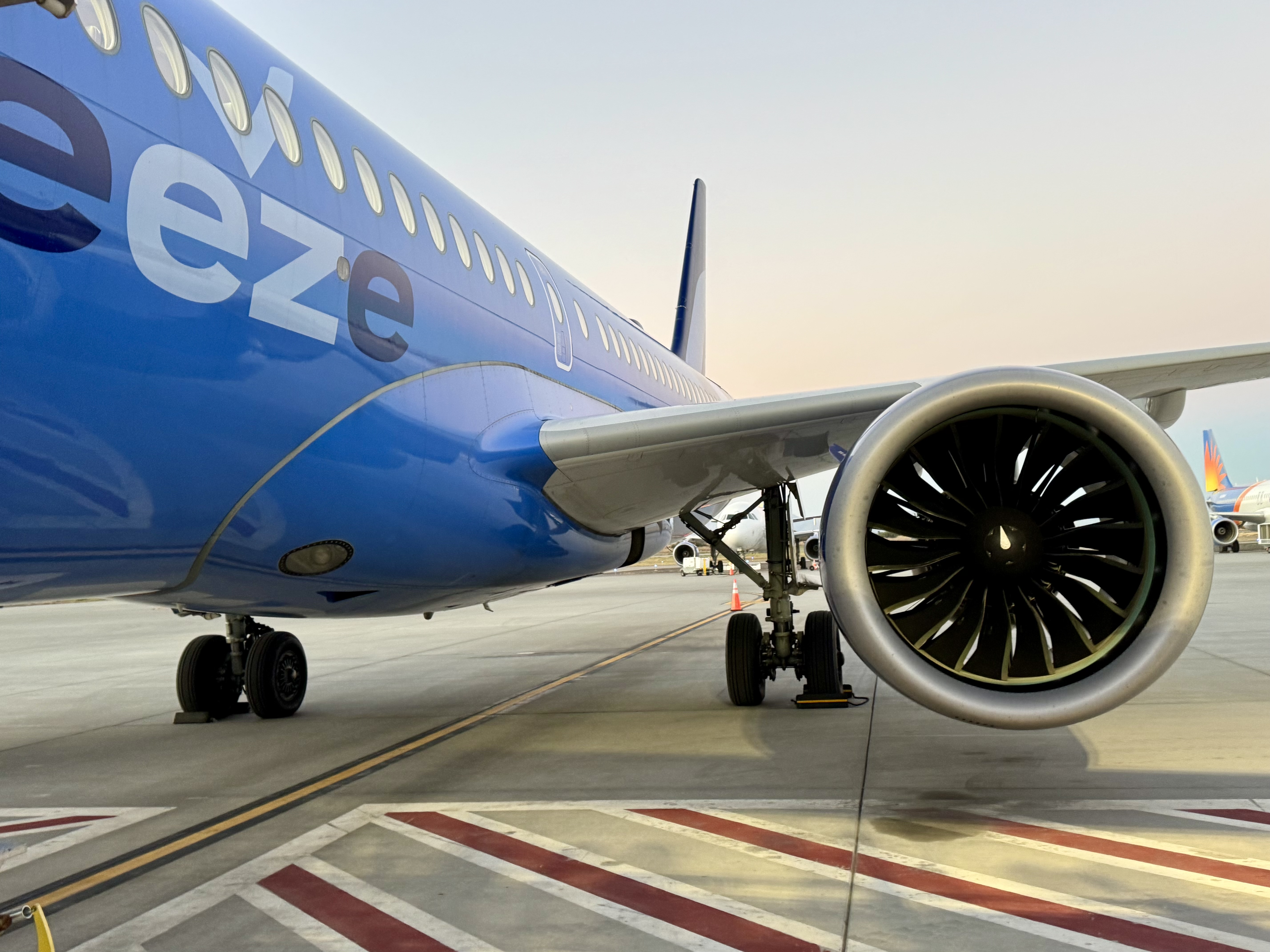 Breeze Airways A220