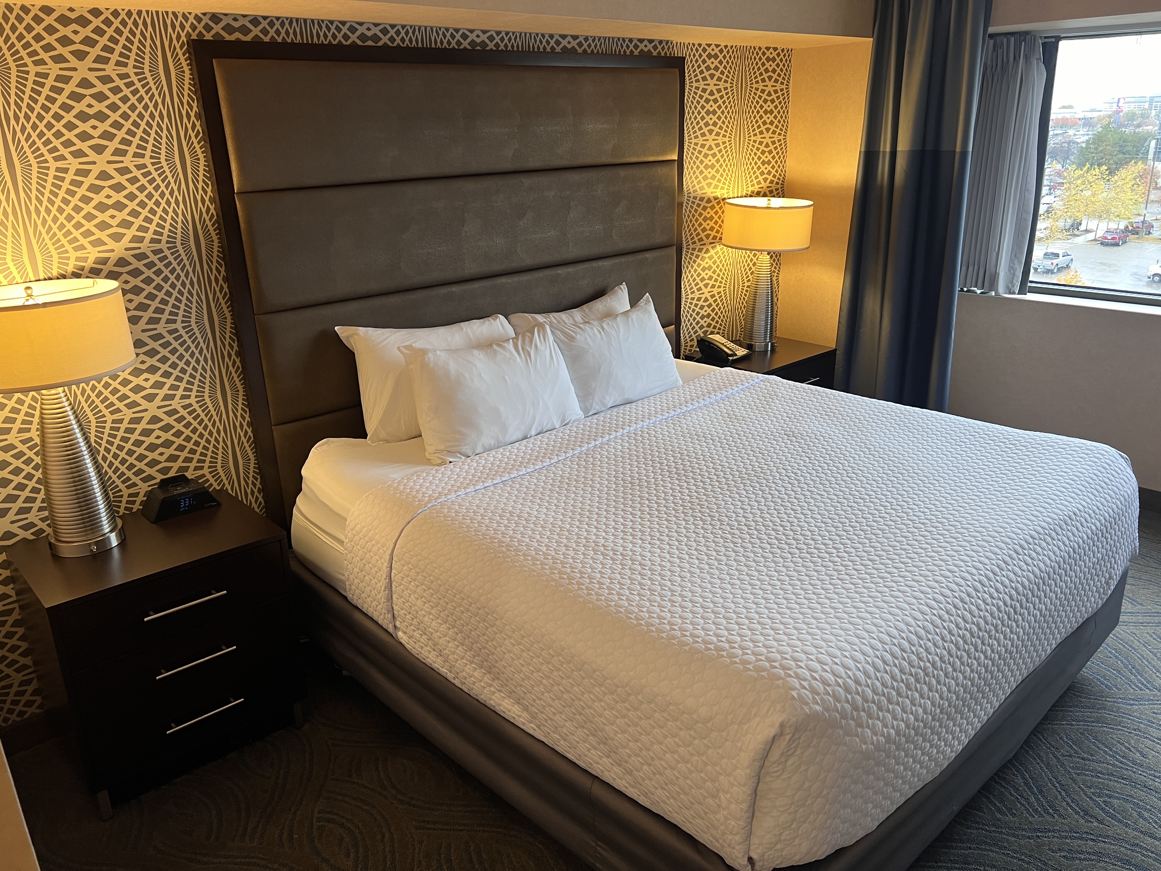 Crowne Plaza Suites MSP Airport Mall of America room bed Crowne Plaza Suites MSP Airport Mall of America room bed