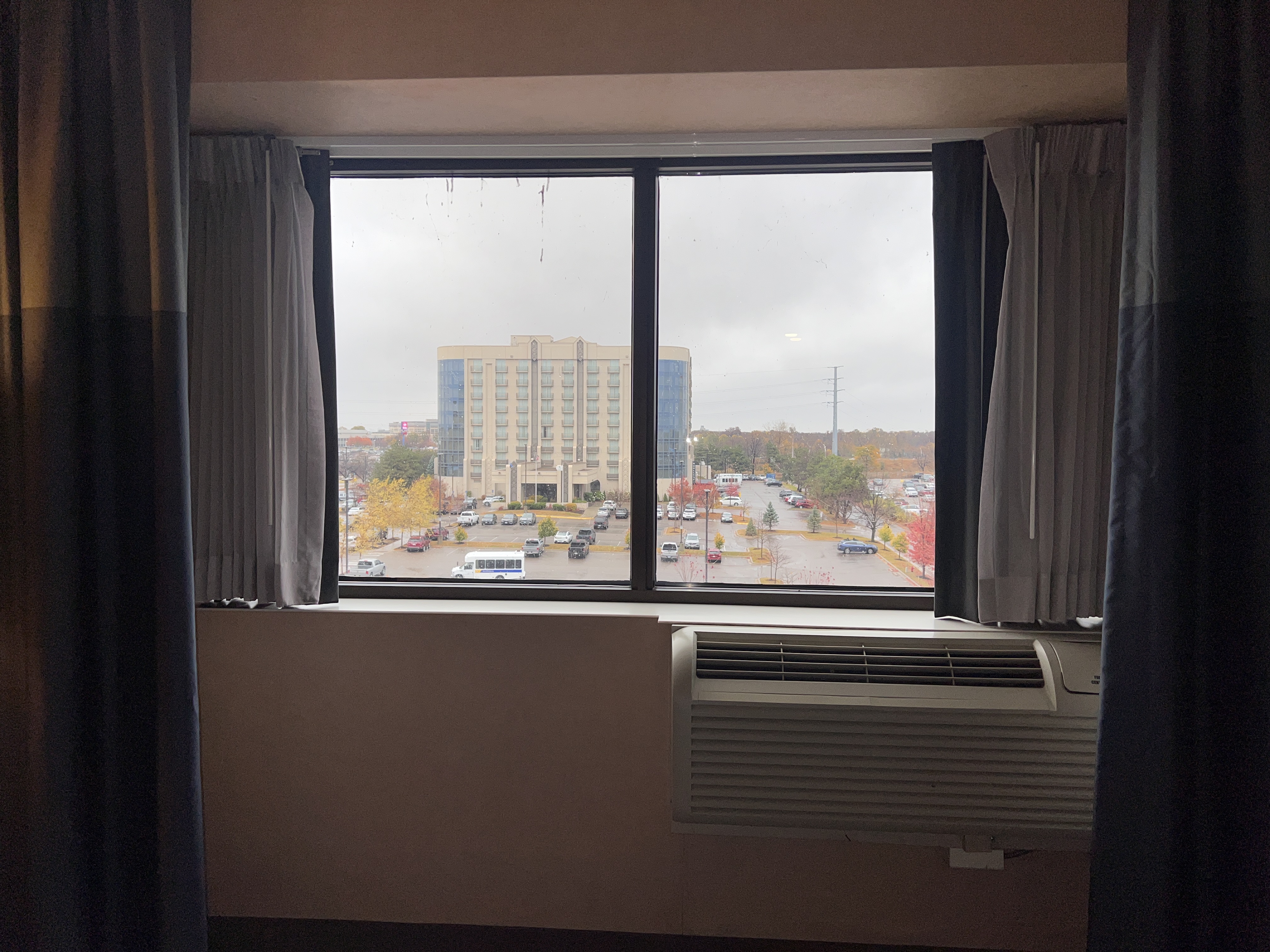 Crowne Plaza Suites MSP Airport Mall of America room windows Crowne Plaza Suites MSP Airport Mall of America room windows