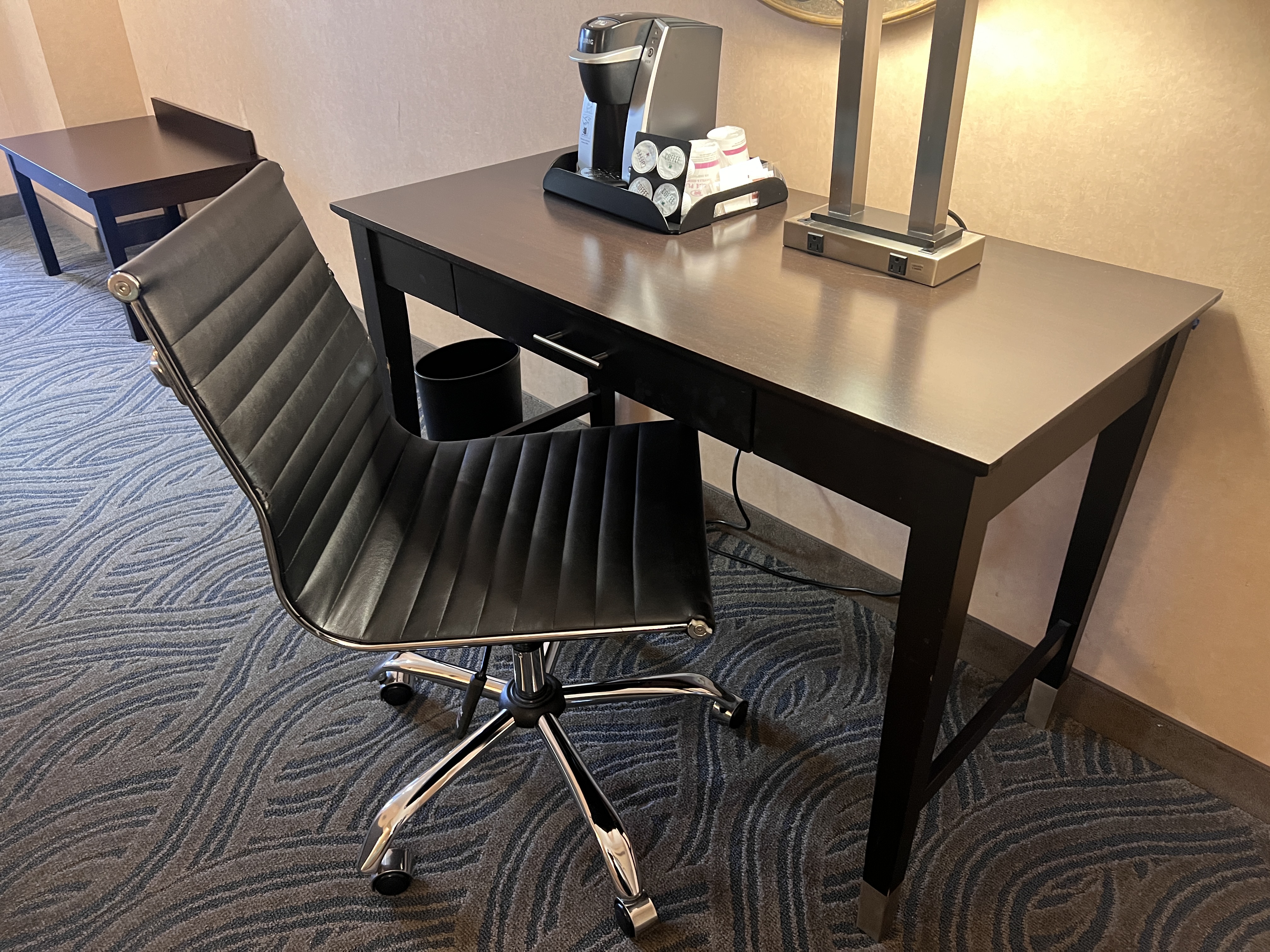 Crowne Plaza Suites MSP Airport Mall of America room workstation and office chair Crowne Plaza Suites MSP Airport Mall of America room workstation and office chair