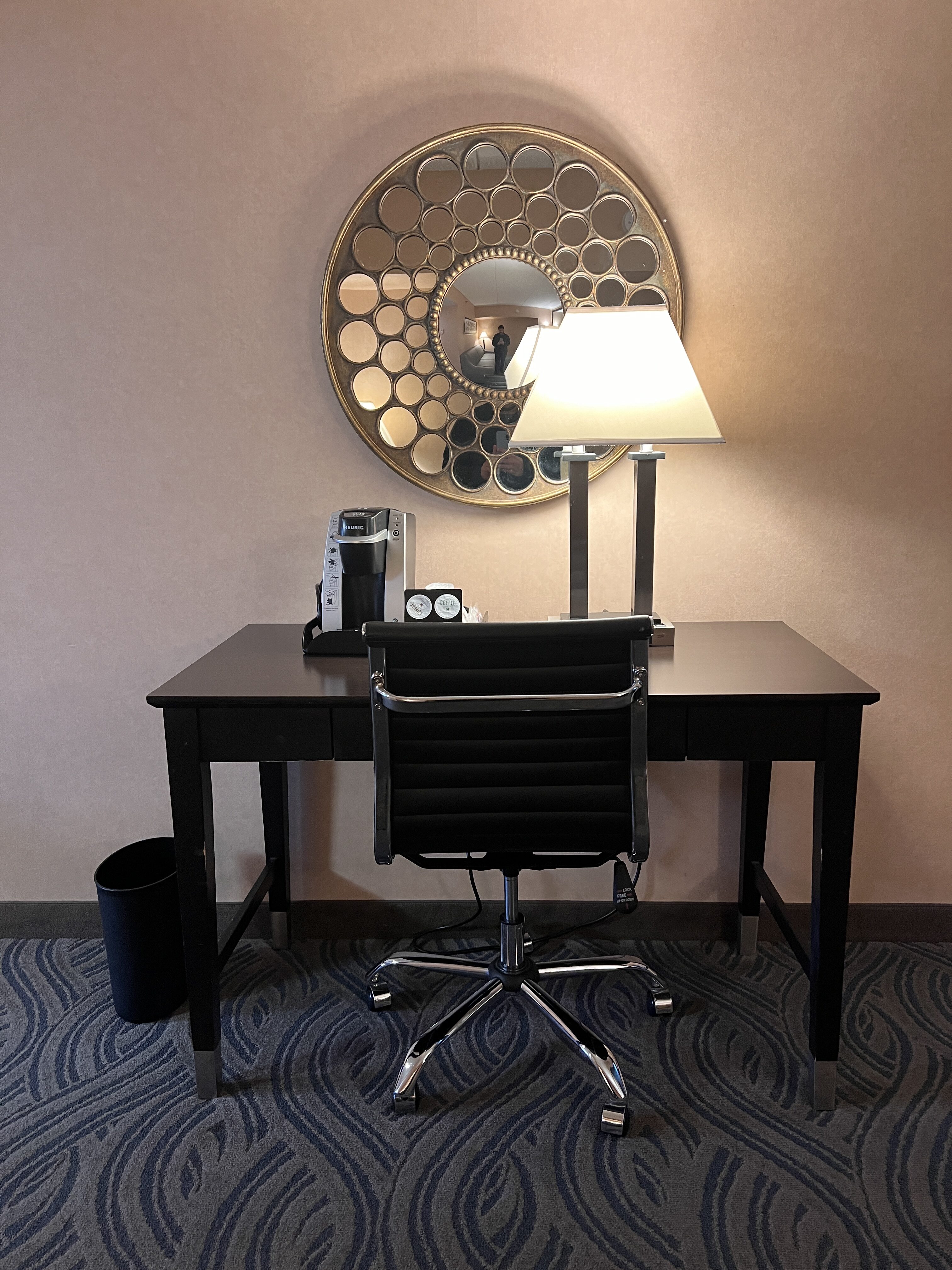 Crowne Plaza Suites MSP Airport Mall of America room workstation Crowne Plaza Suites MSP Airport Mall of America room workstation