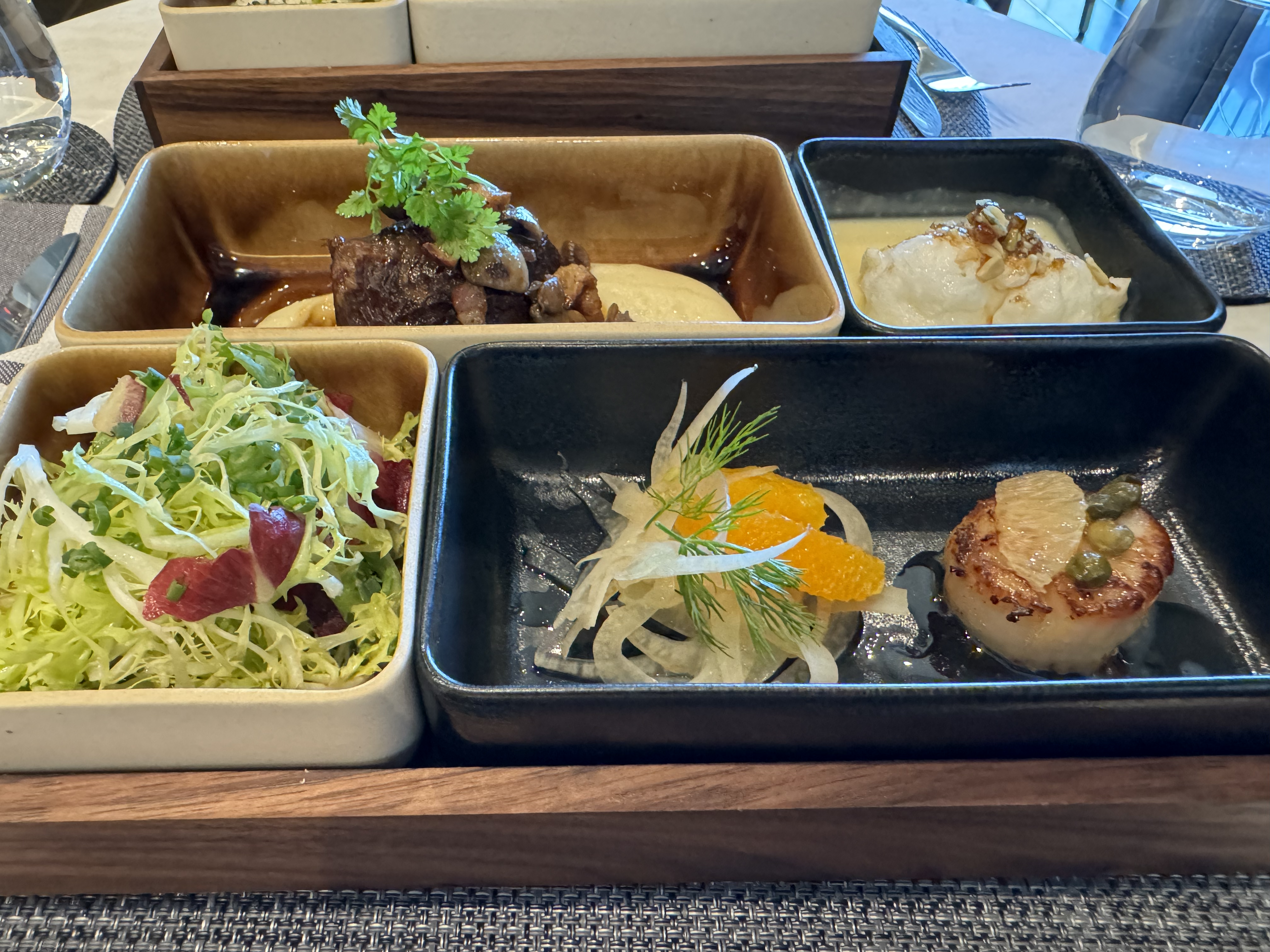 Delta One Lounge LAX Dining Room bento box Paris Delta One Lounge LAX Dining Room bento box Paris