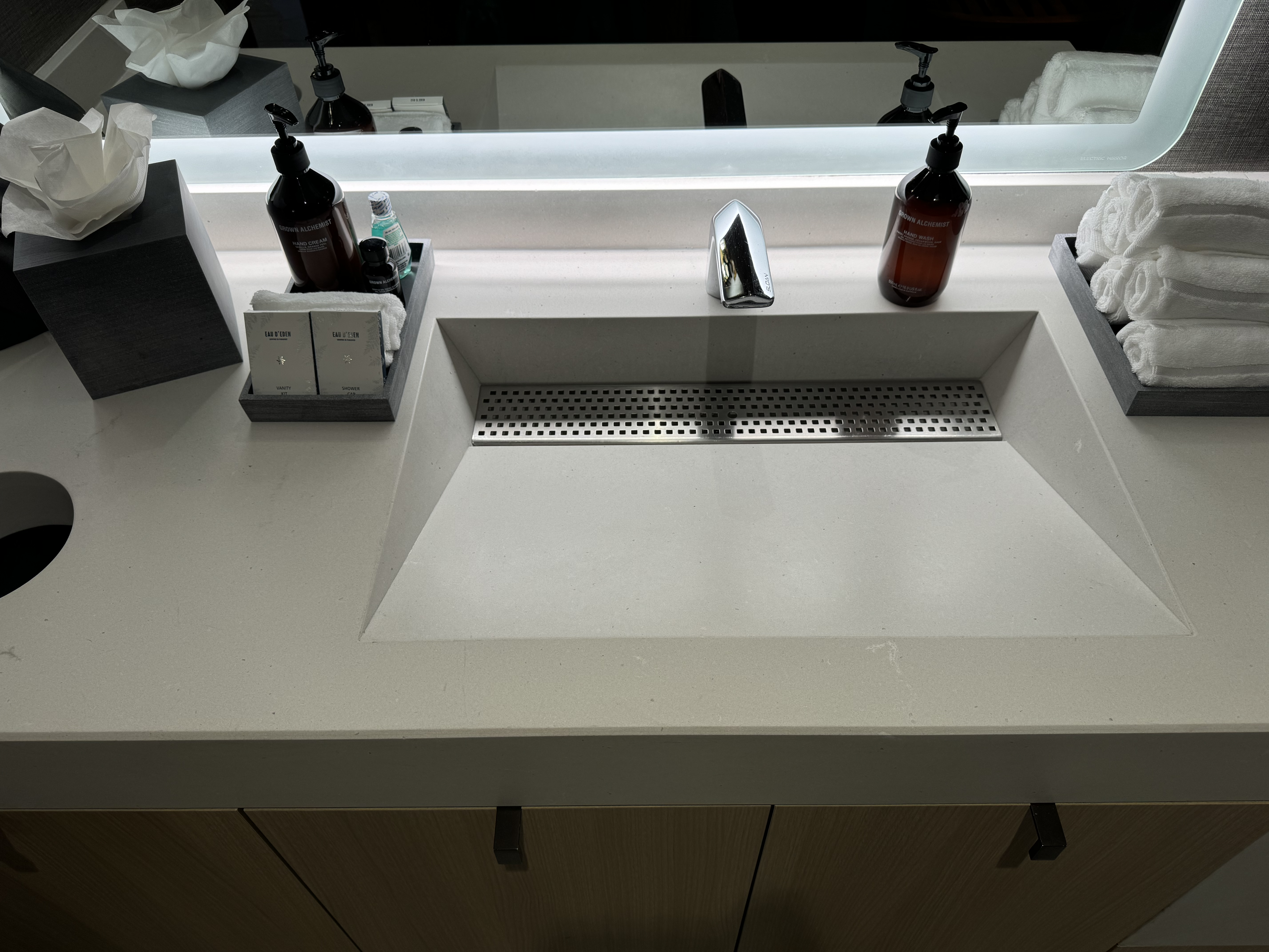 Delta One Lounge LAX shower sink Delta One Lounge LAX shower sink