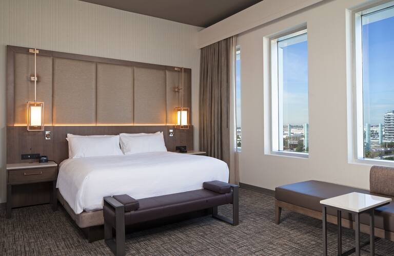 H Hotel Los Angeles Curio Collection by Hilton bedroom H Hotel Los Angeles Curio Collection by Hilton bedroom