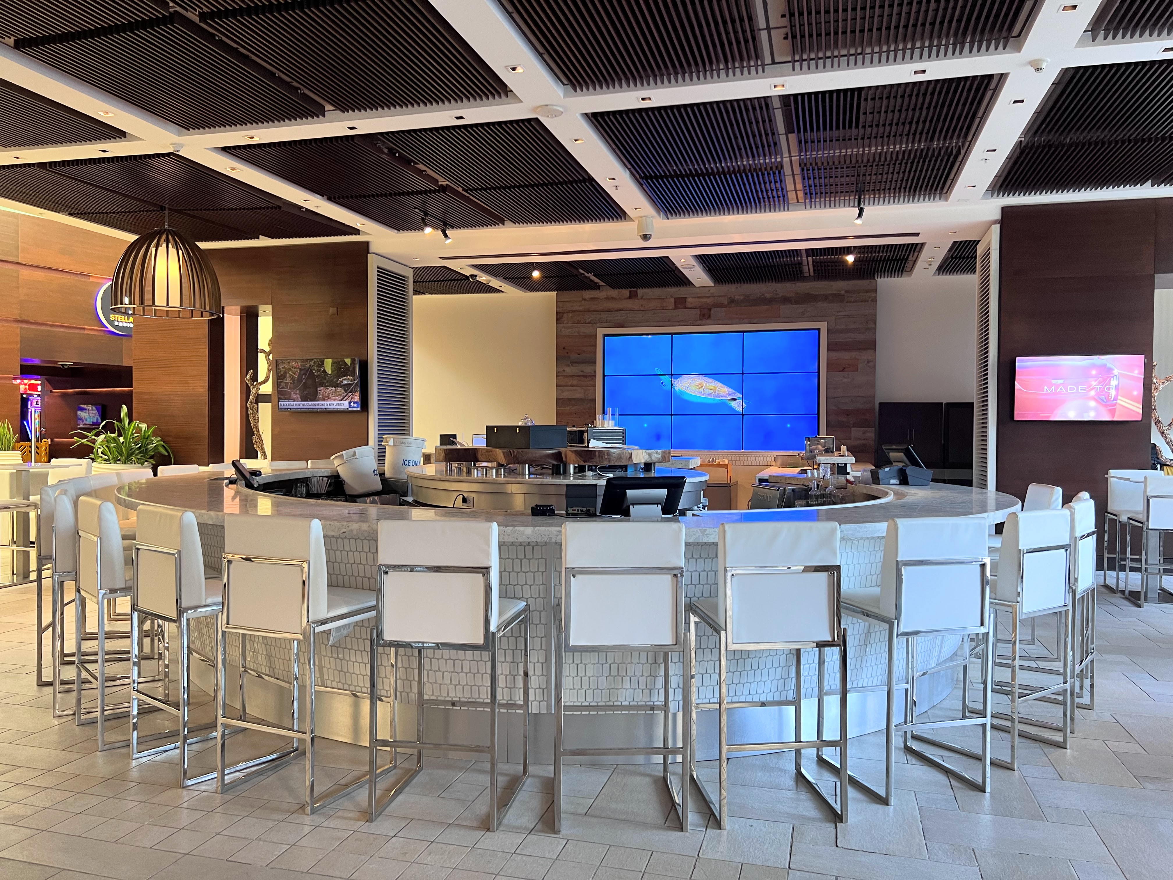 Lobby bar at Aruba Marriott Resort Lobby bar at Aruba Marriott Resort