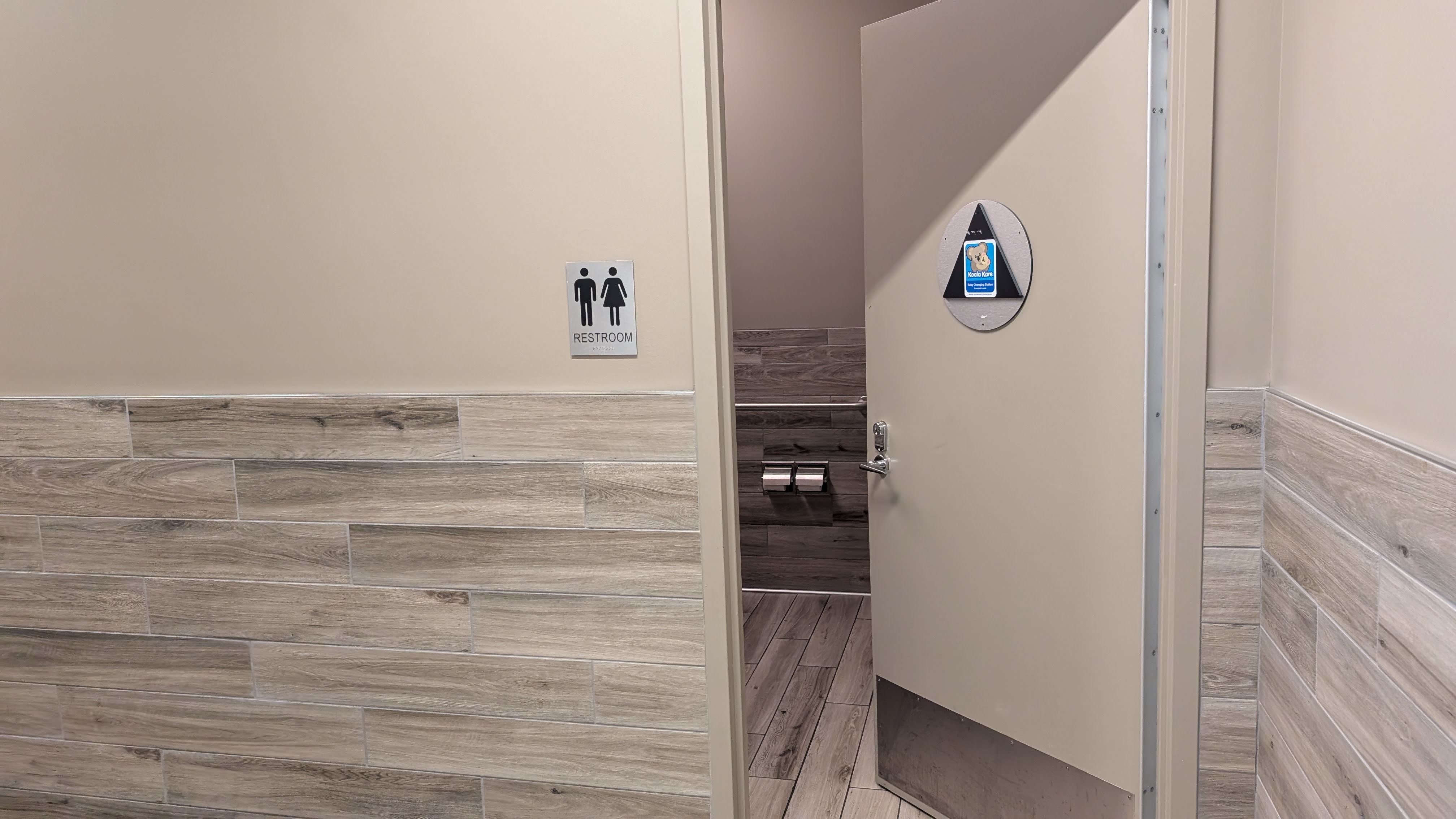ONT Terminal 2 Aspire Lounge amenities restroom ONT Terminal 2 Aspire Lounge amenities restroom