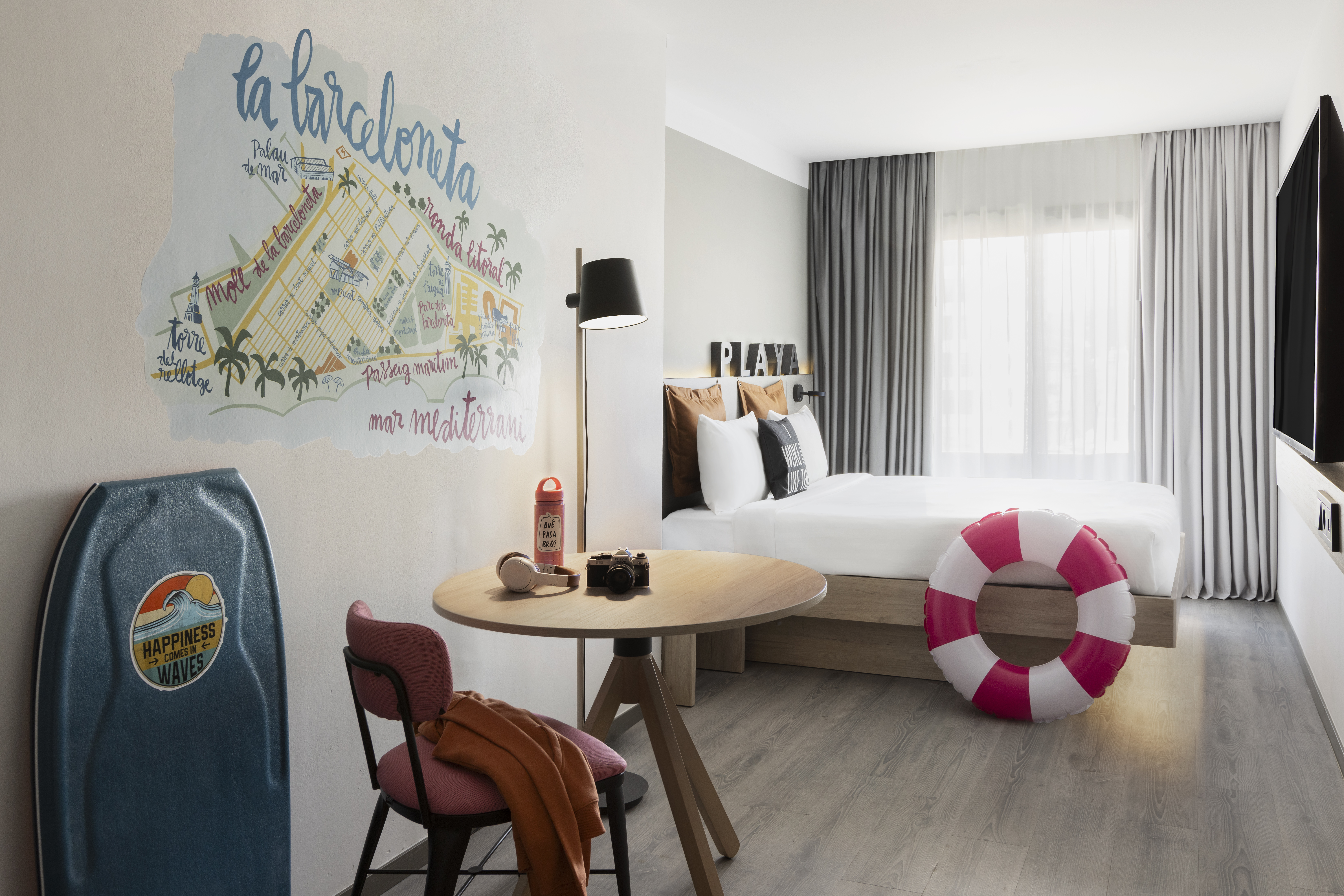 Moxy Barcelona room