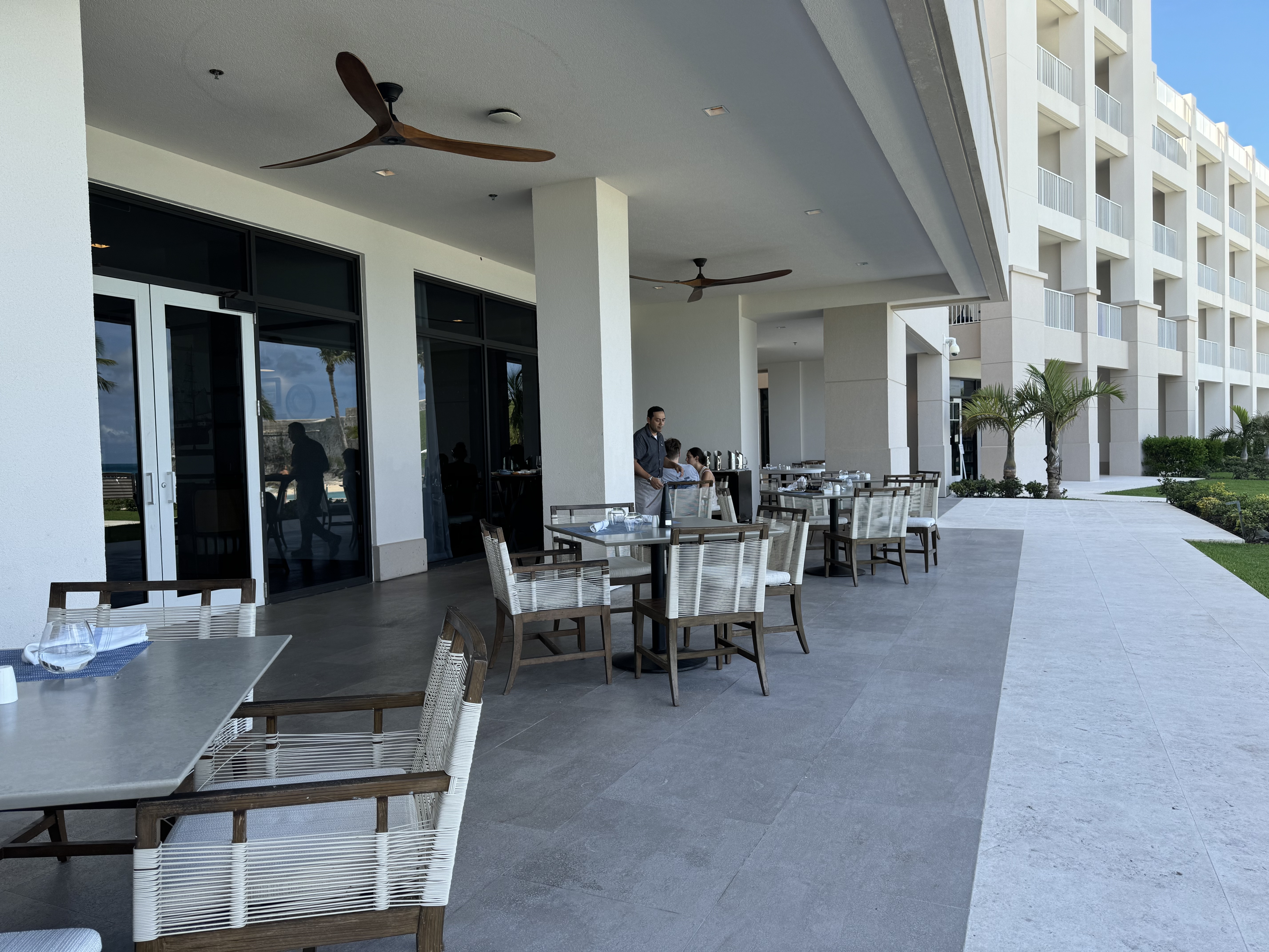 St Regis Bermuda Lina Restaurant outside seating