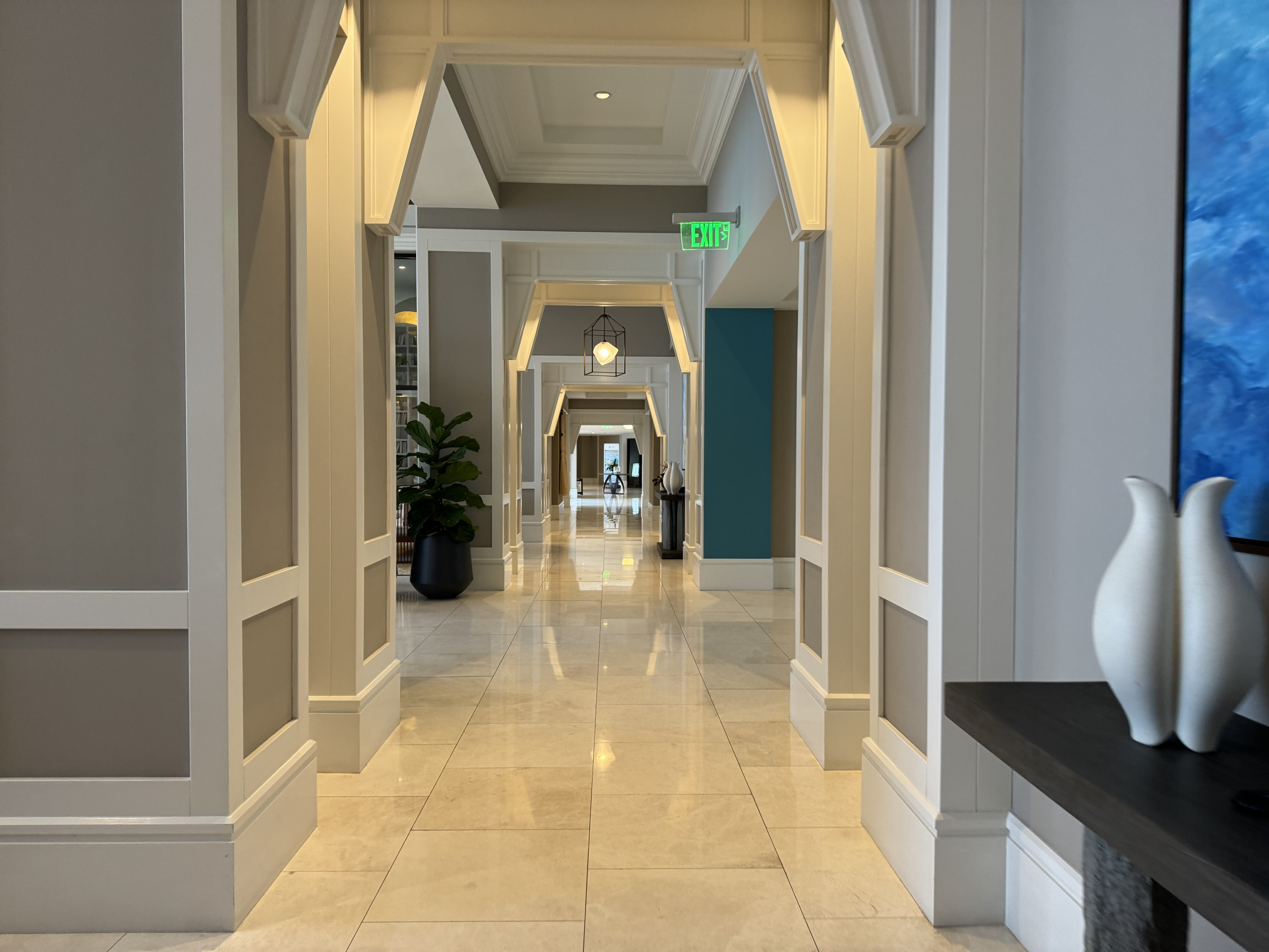 St Regis Bermuda main floor hallway