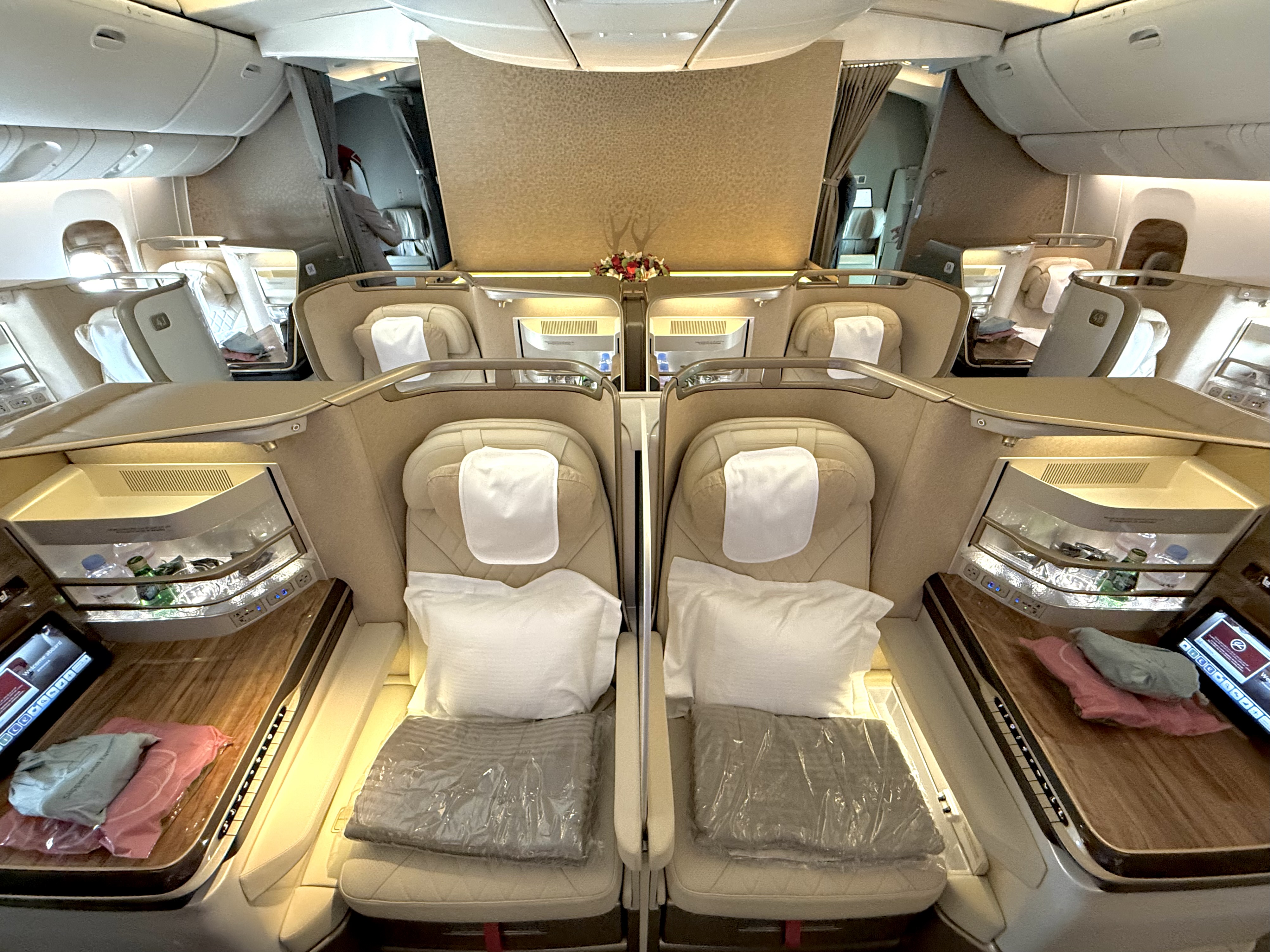 Etihad Airways Boeing 787-9 First Class Seat Emirates new business class on the retrofitted Boeing 777