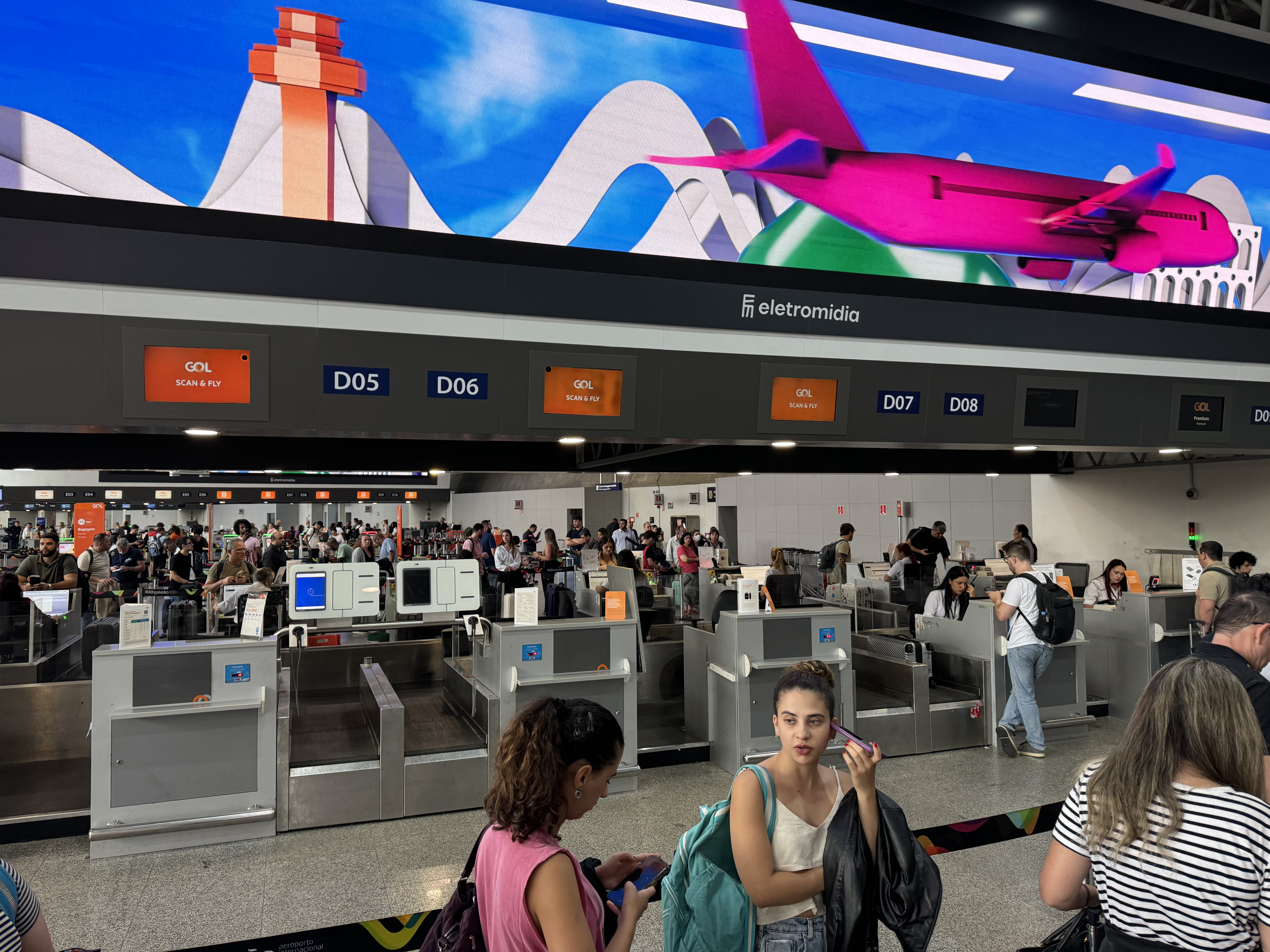 GOL B737 premium check in line GIG
