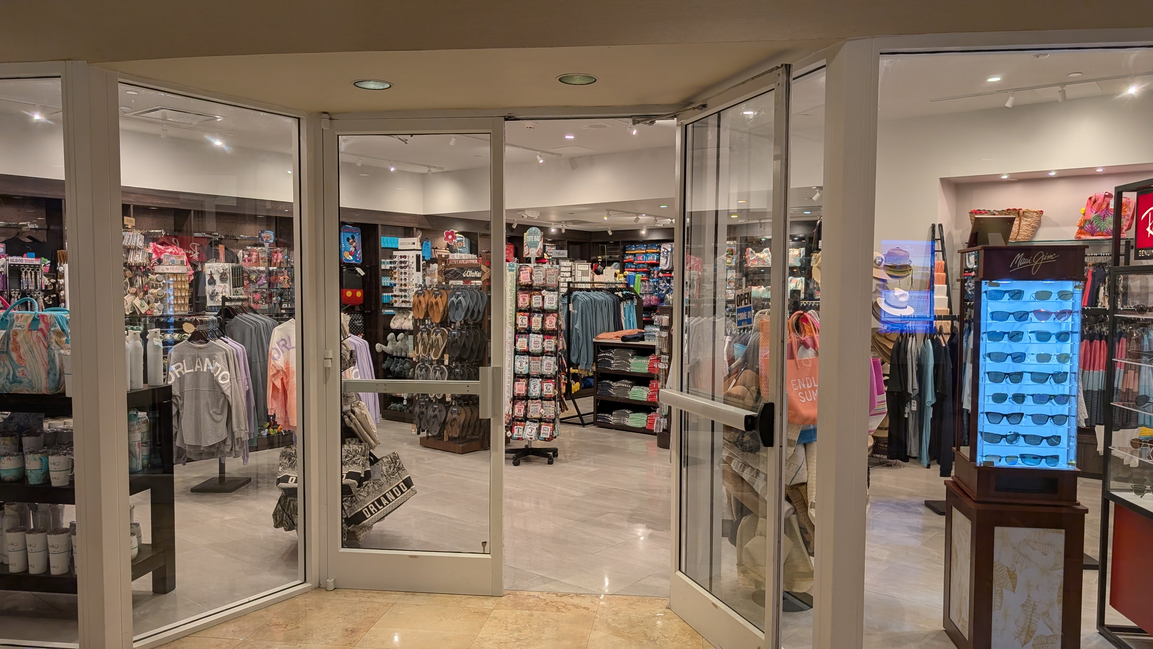 Hilton Orlando Lake Buena Vista amenities gift shop Hilton Orlando Lake Buena Vista amenities gift shop