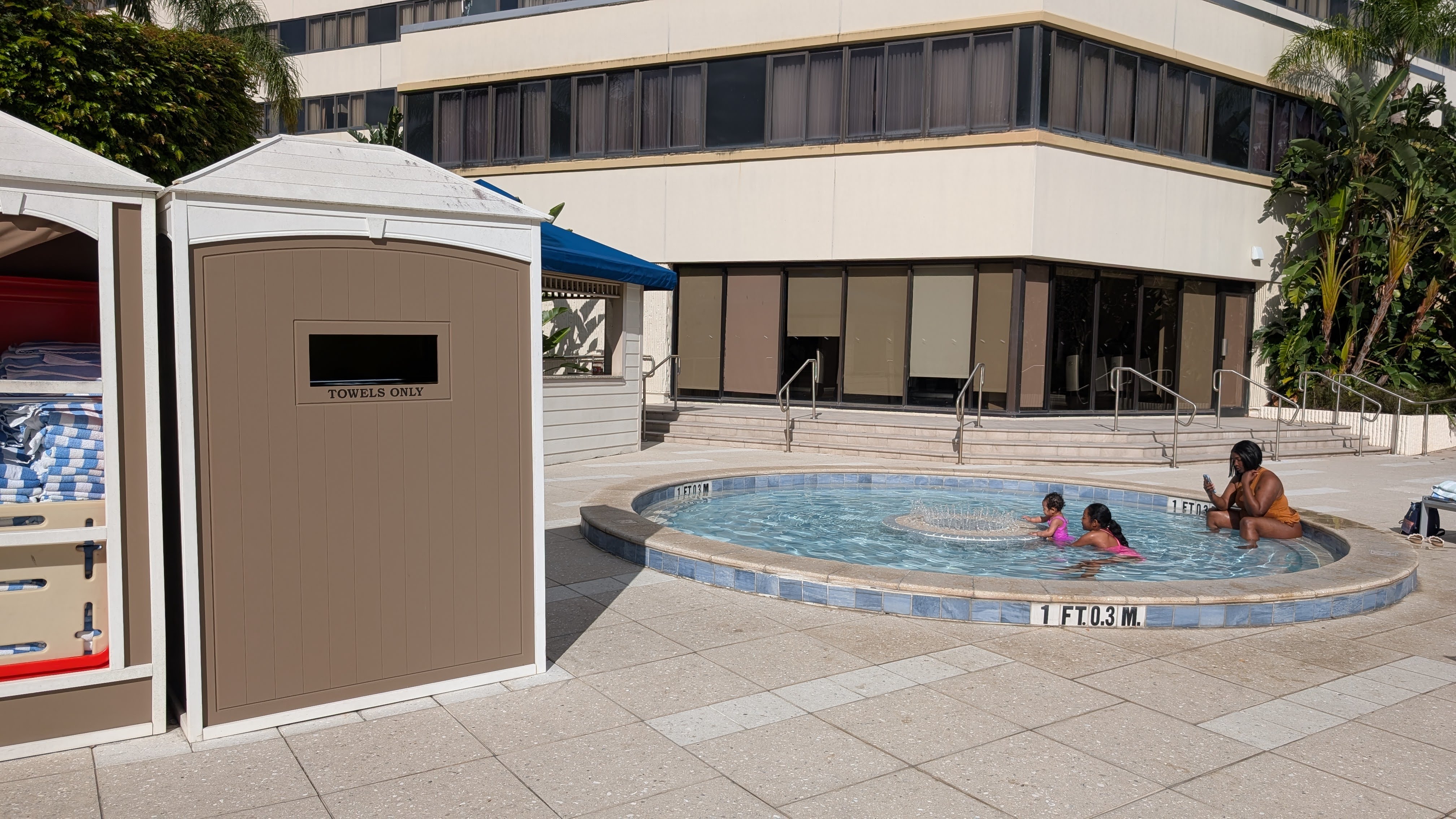 Hilton Orlando Lake Buena Vista amenities pool kiddie pool Hilton Orlando Lake Buena Vista amenities pool kiddie pool