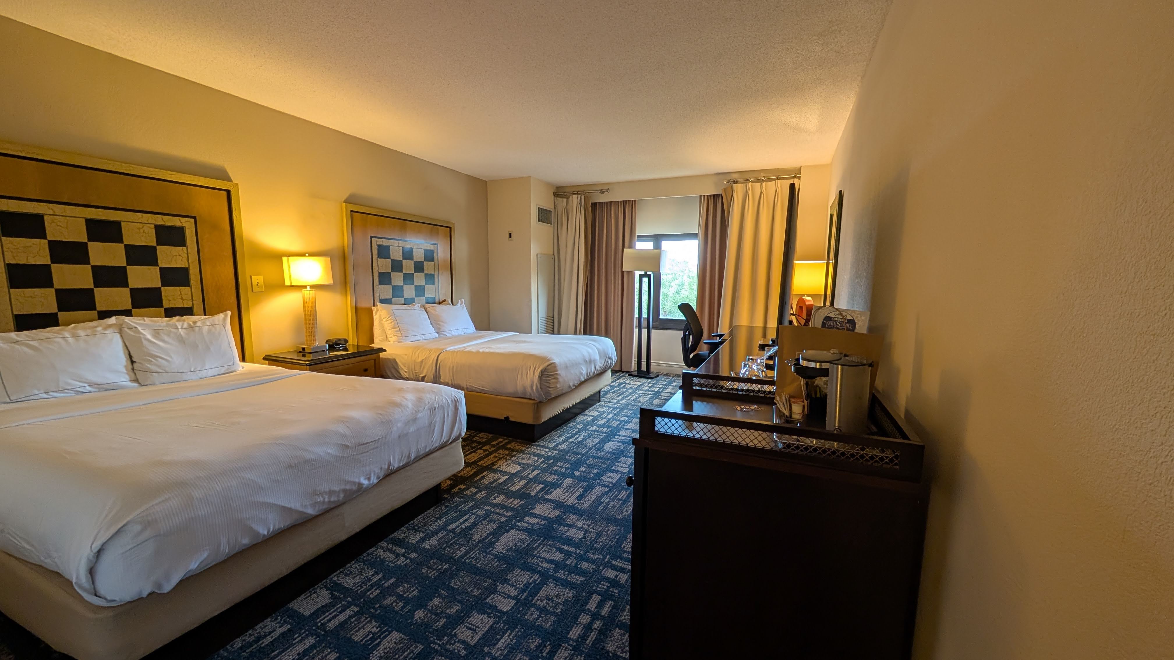 Hilton Orlando Lake Buena Vista guestroom bed Hilton Orlando Lake Buena Vista guestroom bed