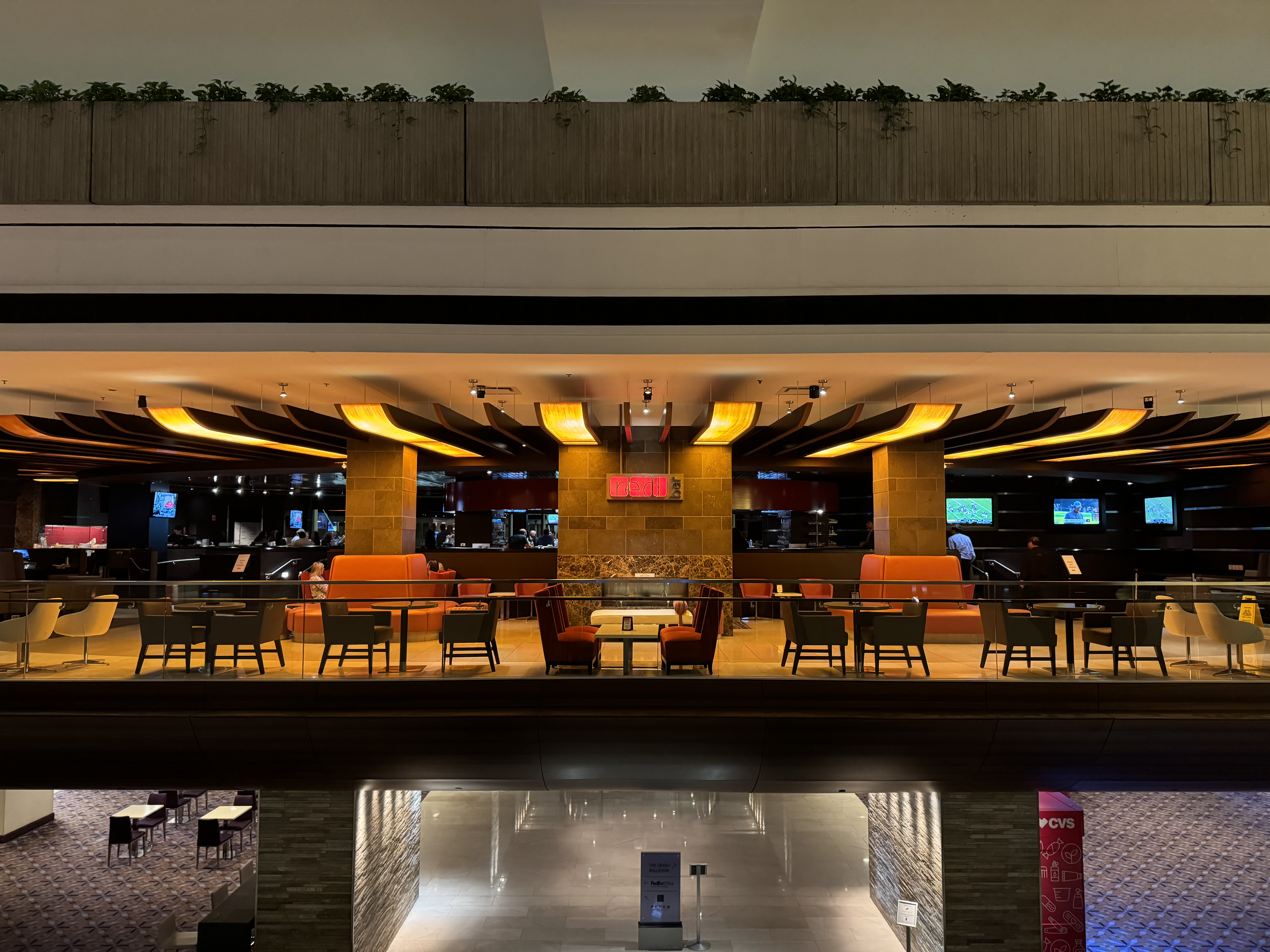 Hyatt Reagency OHare Chicago bar view from lobby Hyatt Regency OHare Chicago bar view from lobby