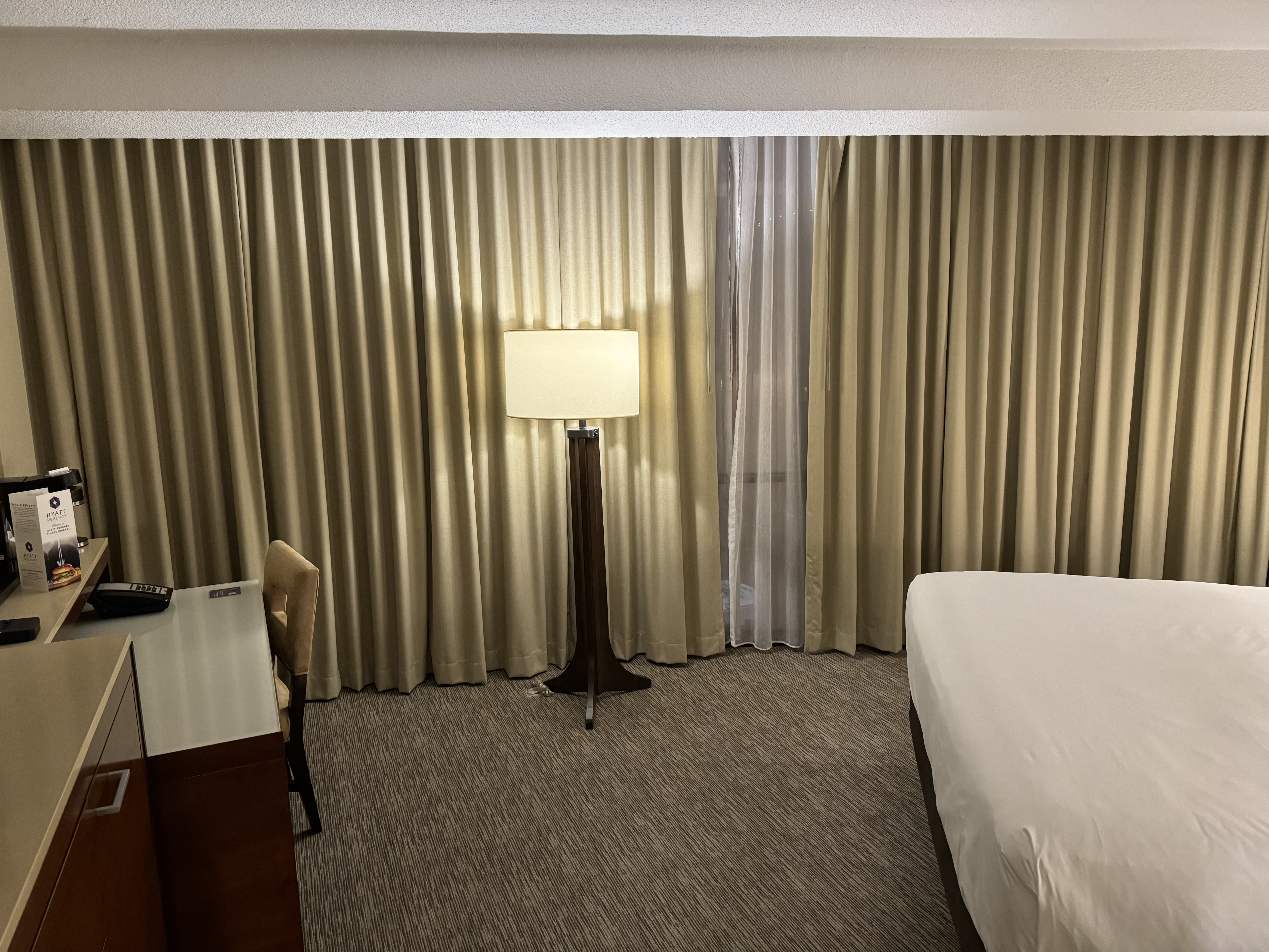 Hyatt Regency OHare Chicago bedroom floor lamp Hyatt Regency OHare Chicago bedroom floor lamp
