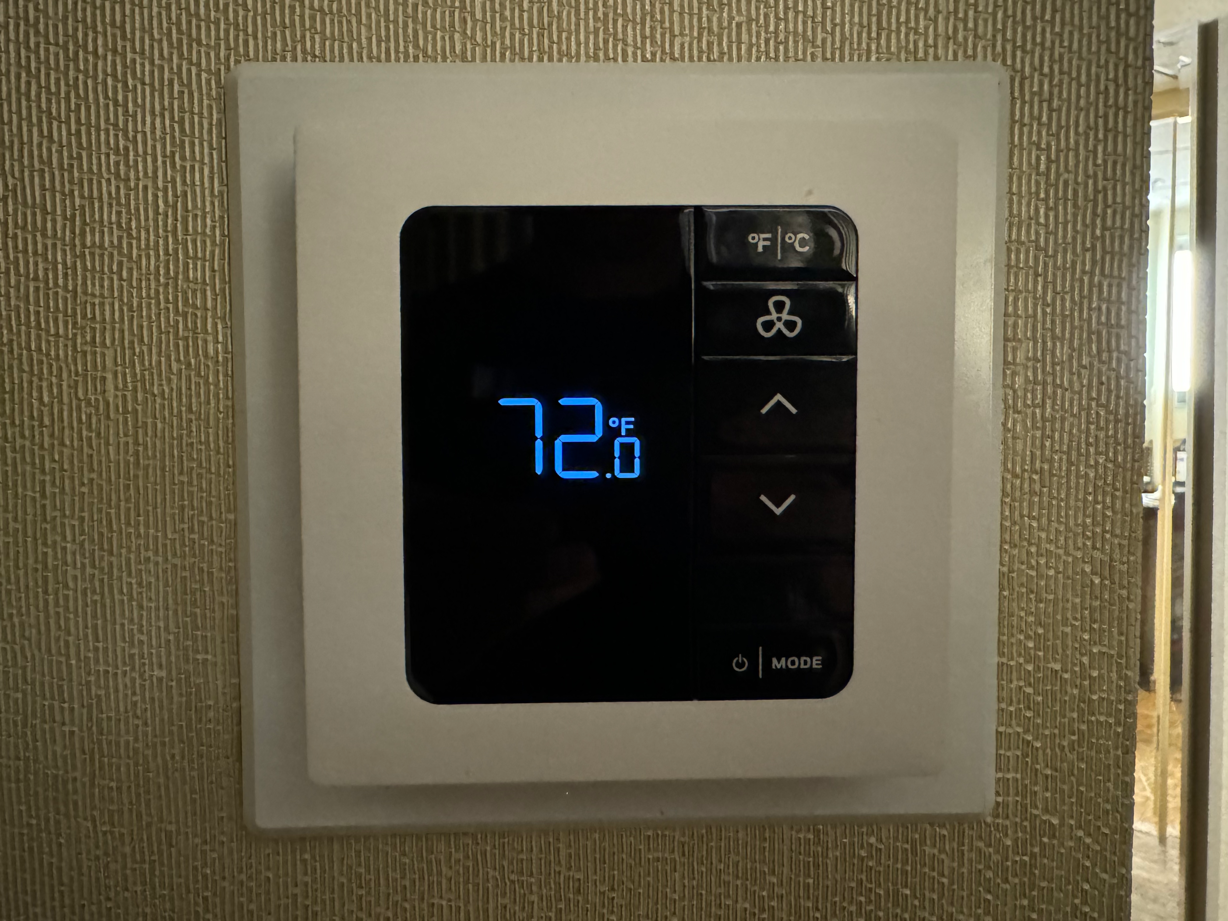 Hyatt Regency OHare Chicago bedroom thermostat Hyatt Regency OHare Chicago bedroom thermostat