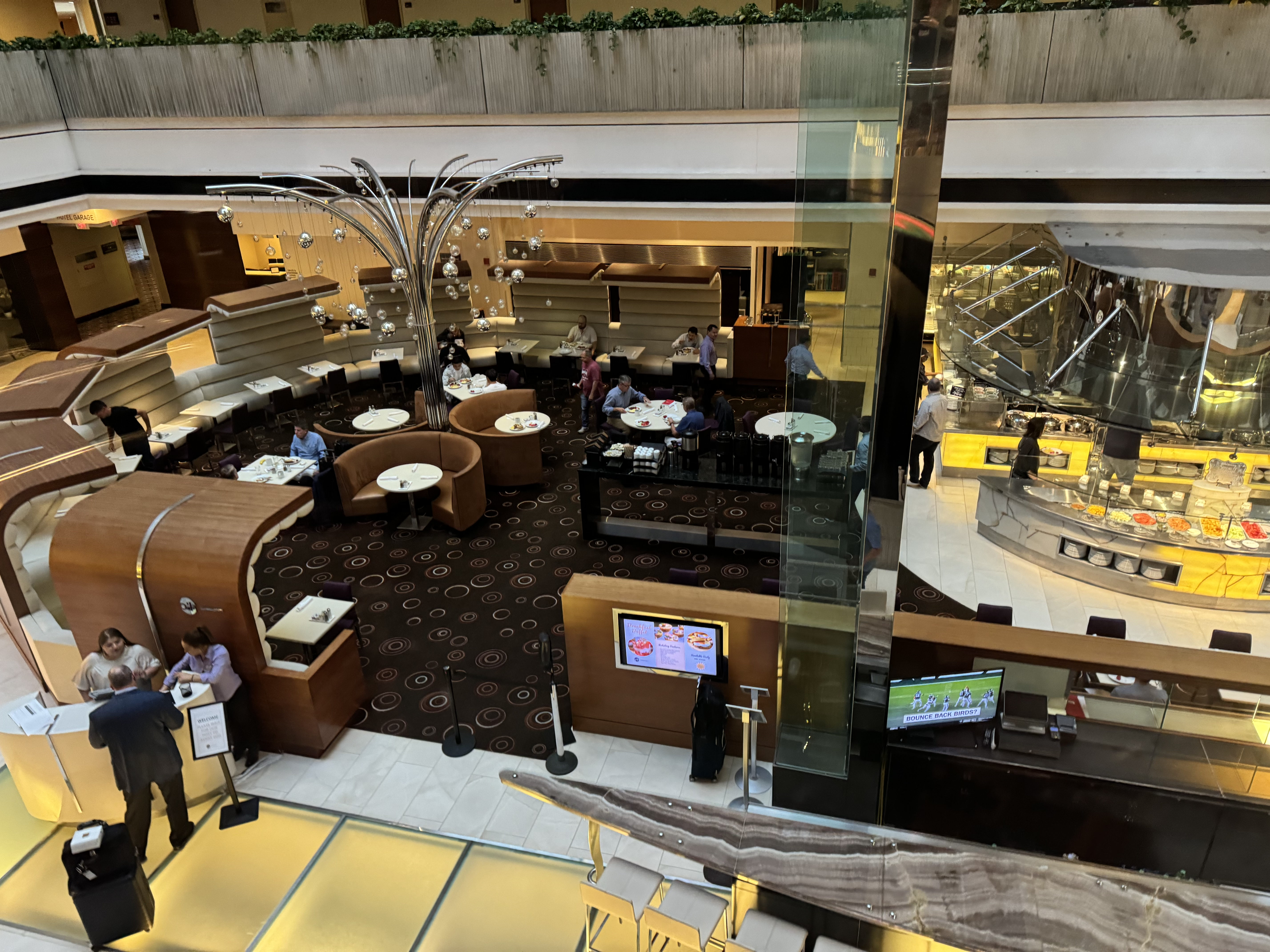Hyatt Regency OHare Chicago restaurant top view Hyatt Regency OHare Chicago restaurant top view