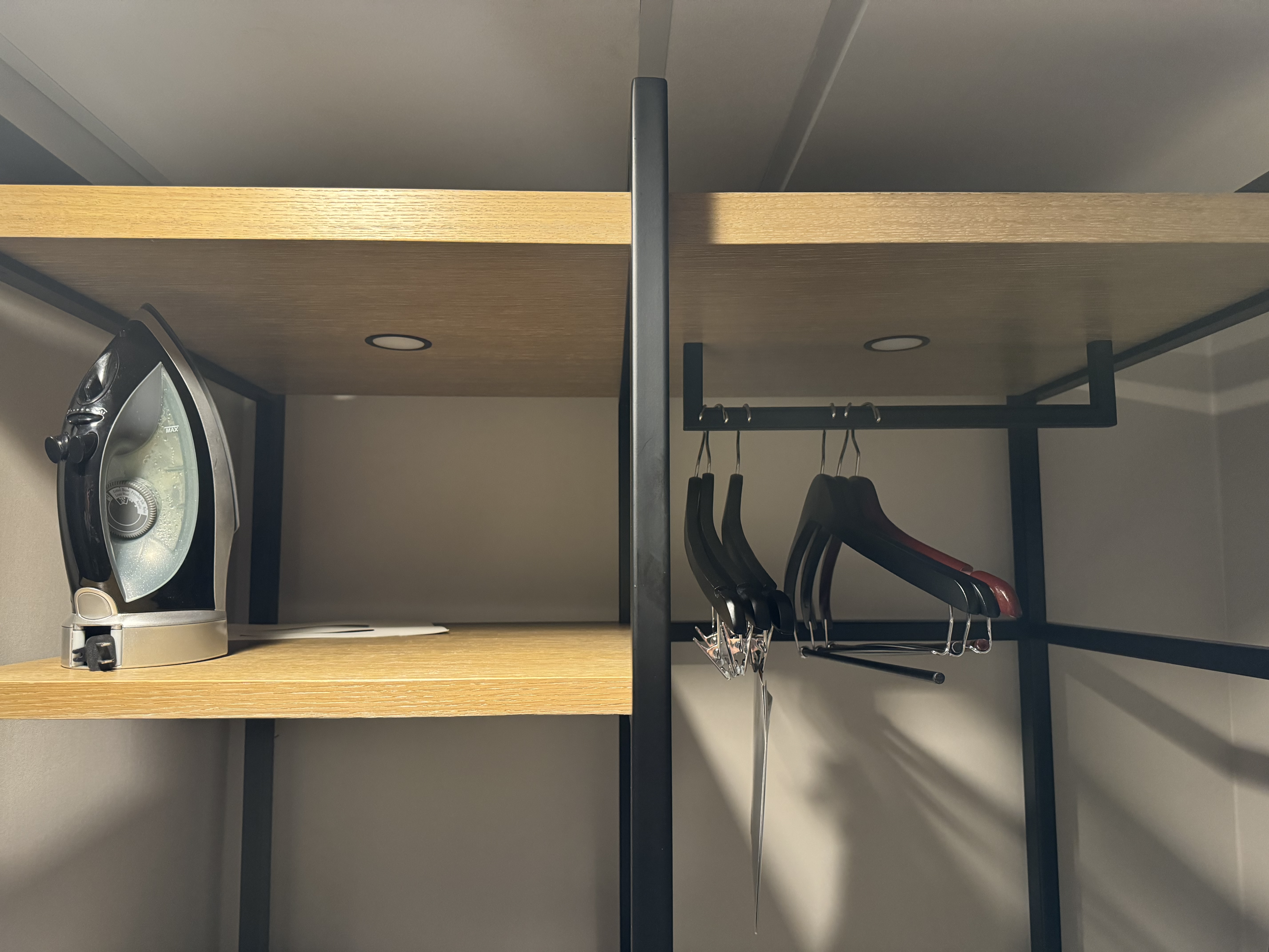 Hyatt Regency Atlanta Deluxe Suite closet shelves Hyatt Regency Atlanta Deluxe Suite closet shelves