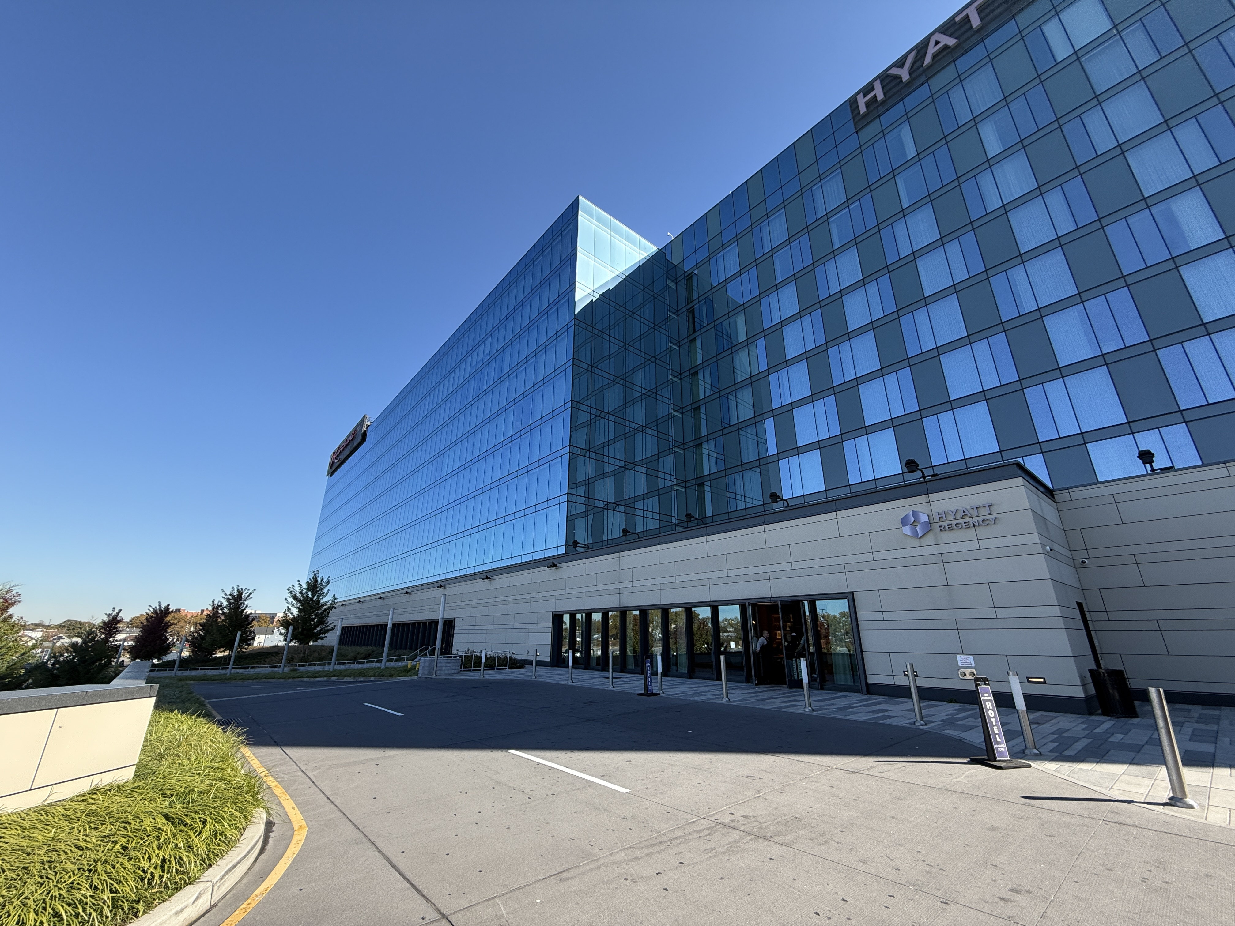 Hyatt Regency JFK Exterior Front